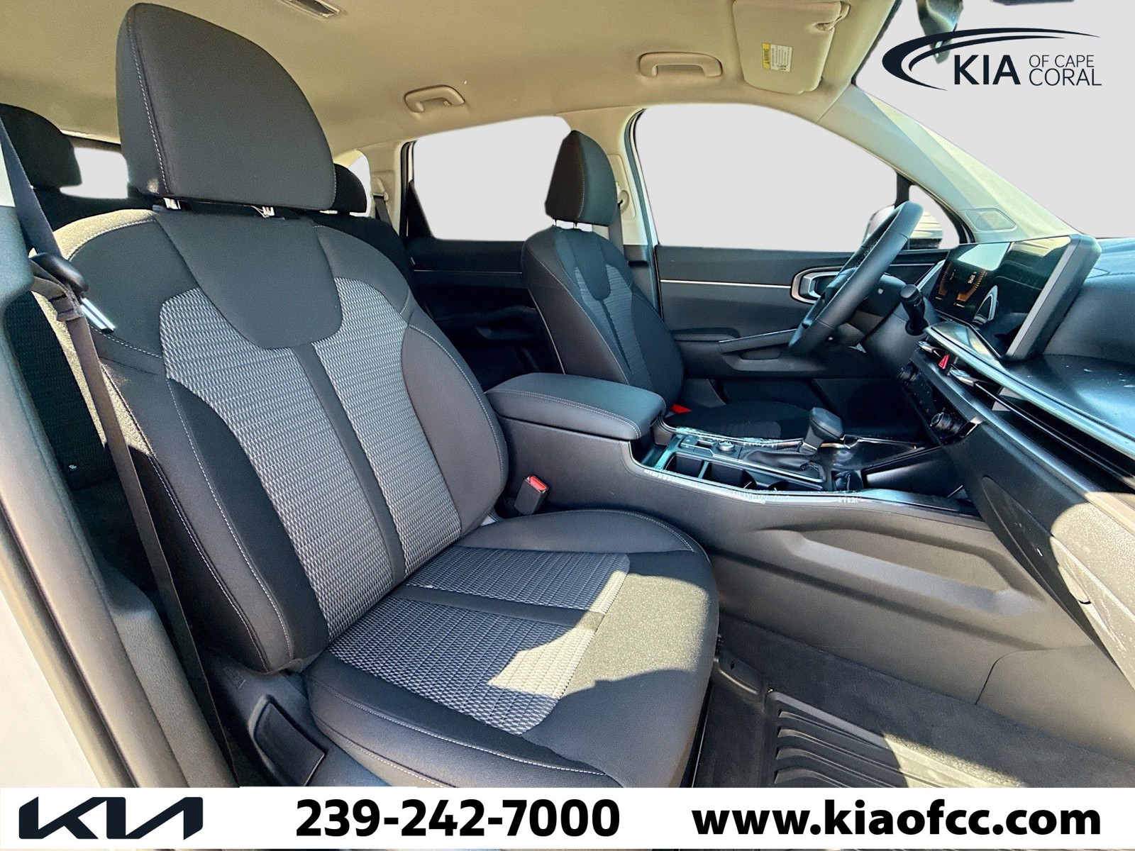 New 2026 Glacial White Pearl Kia LX image 14