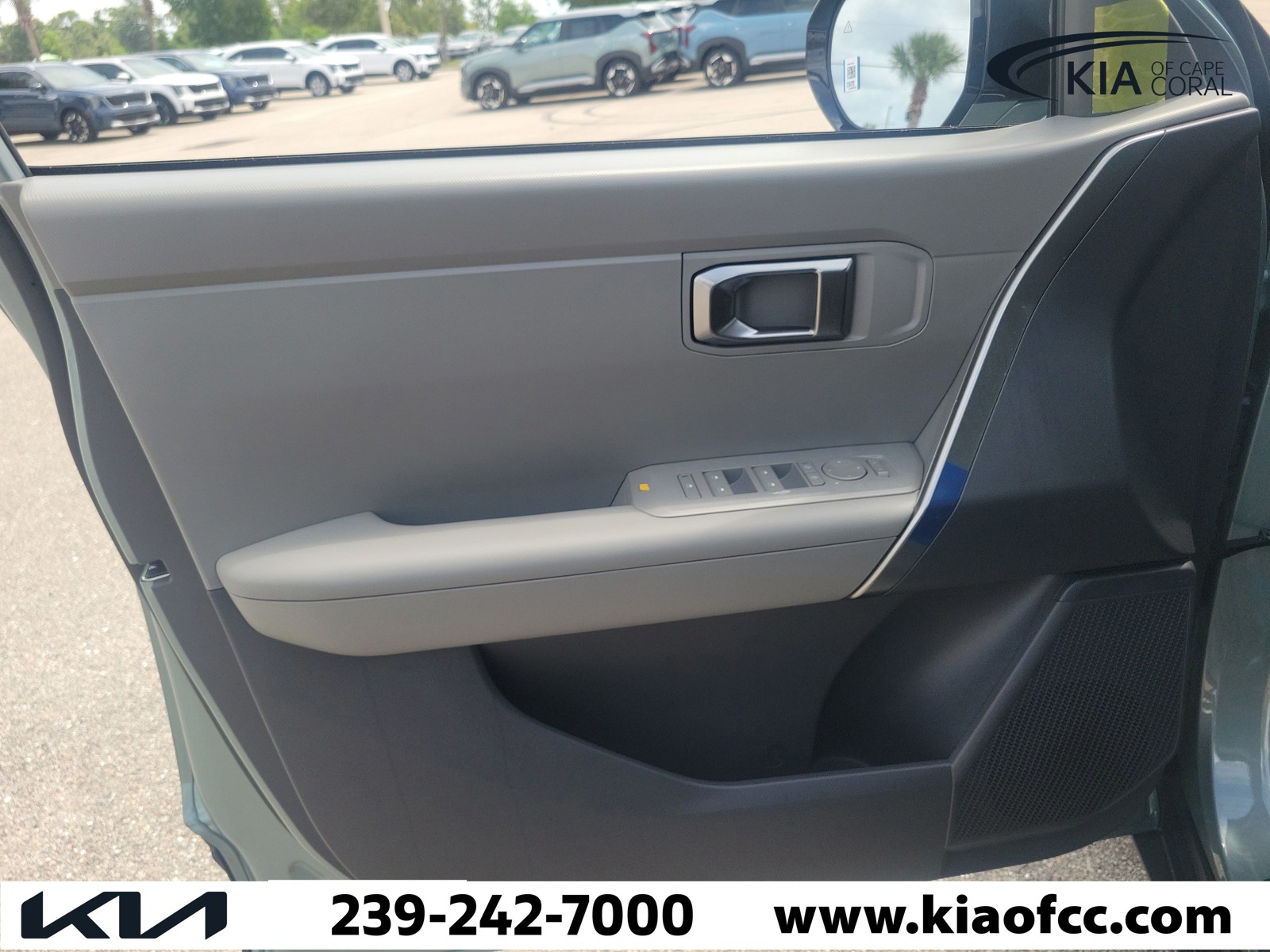 New 2027 Iceberg Green Kia S image 24