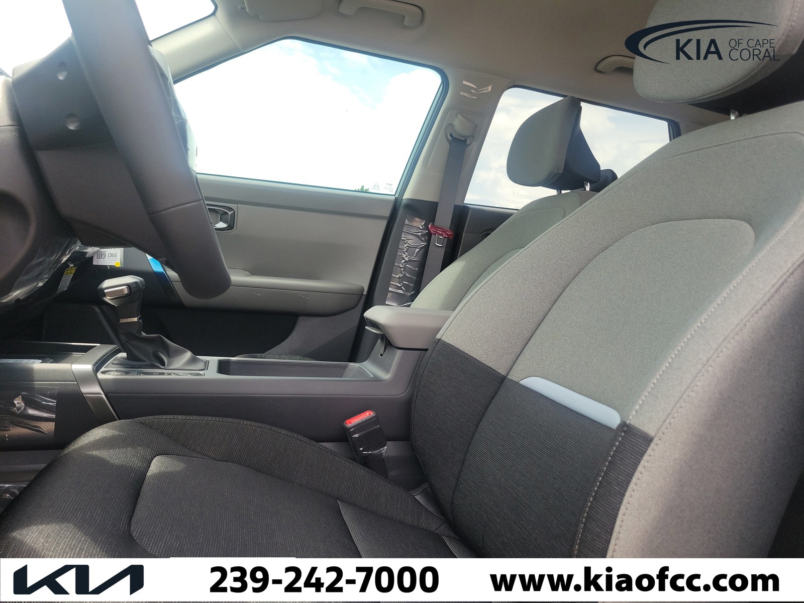 New 2027 Iceberg Green Kia S image 27