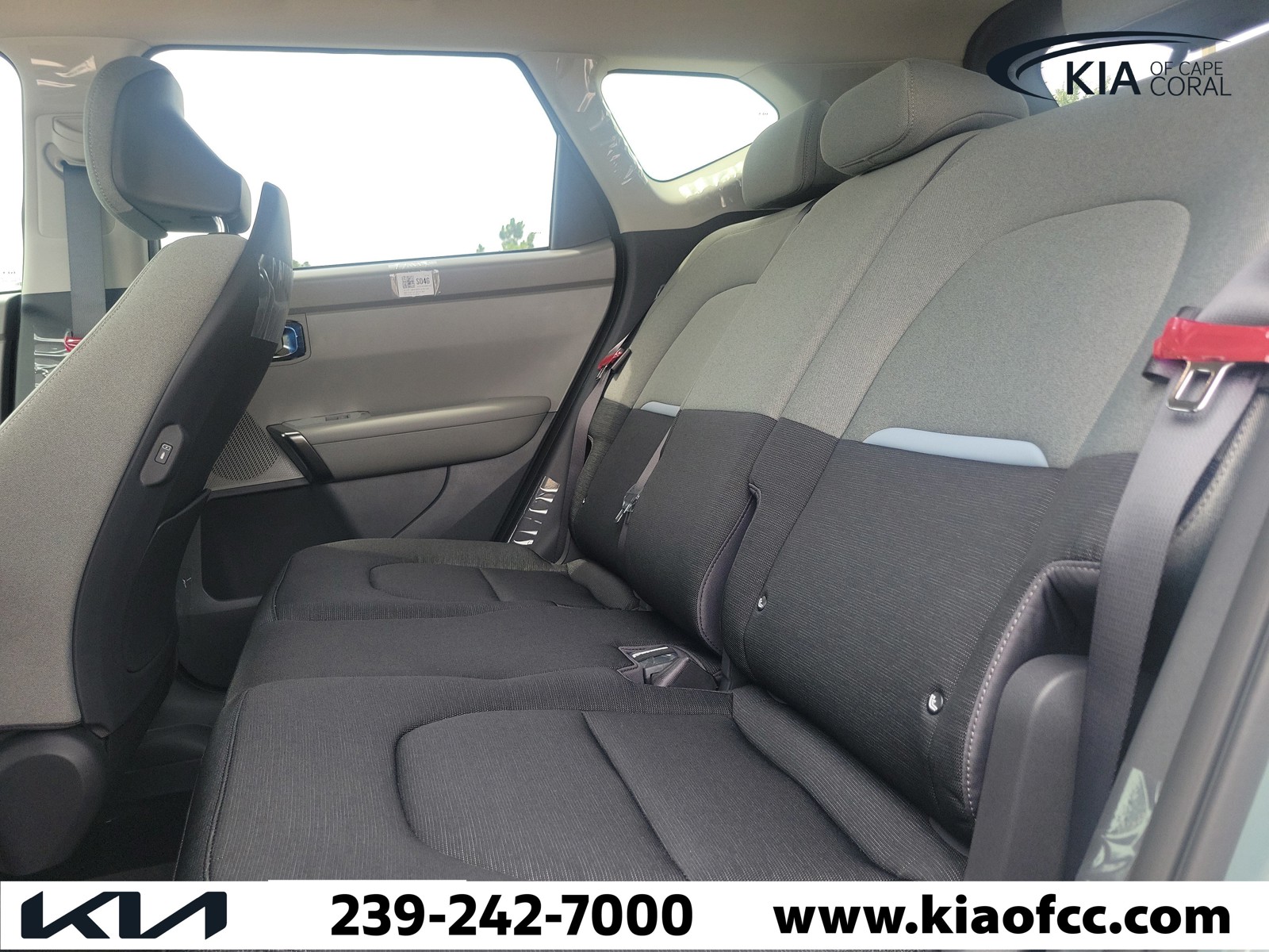 New 2027 Iceberg Green Kia S image 15