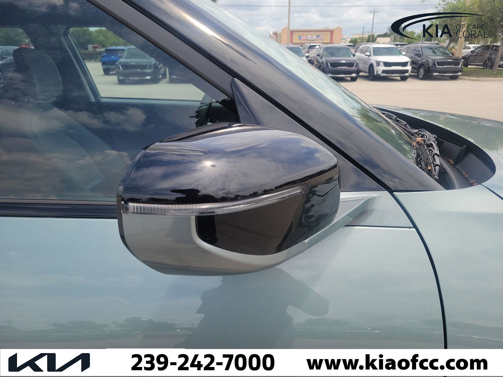 New 2027 Iceberg Green Kia S image 8