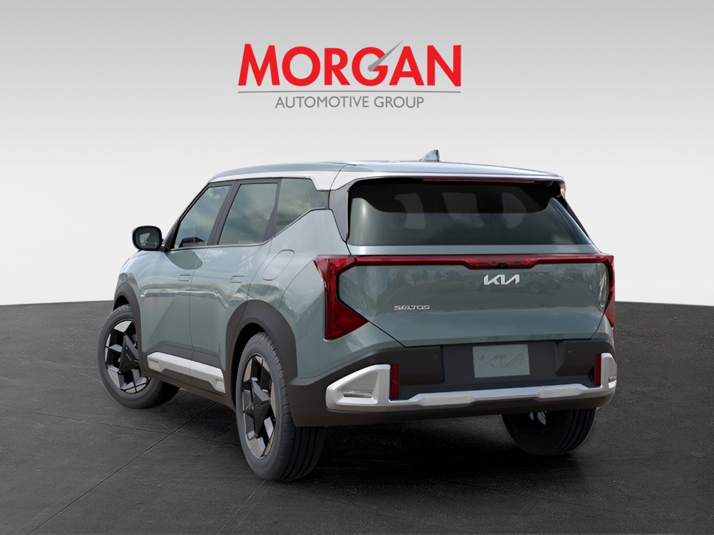 New 2027 Iceberg Green Kia S image 4