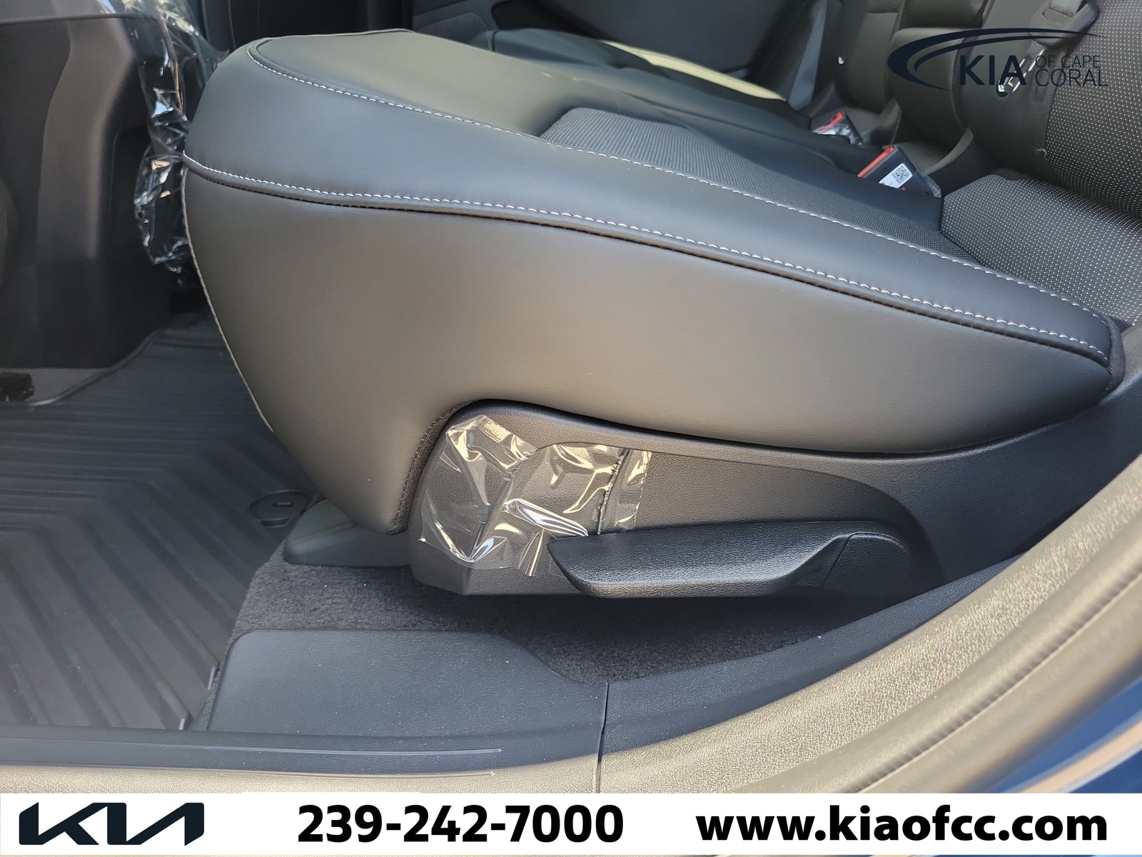 New 2026 Midnight Lake Blue Kia Light Long Range image 14