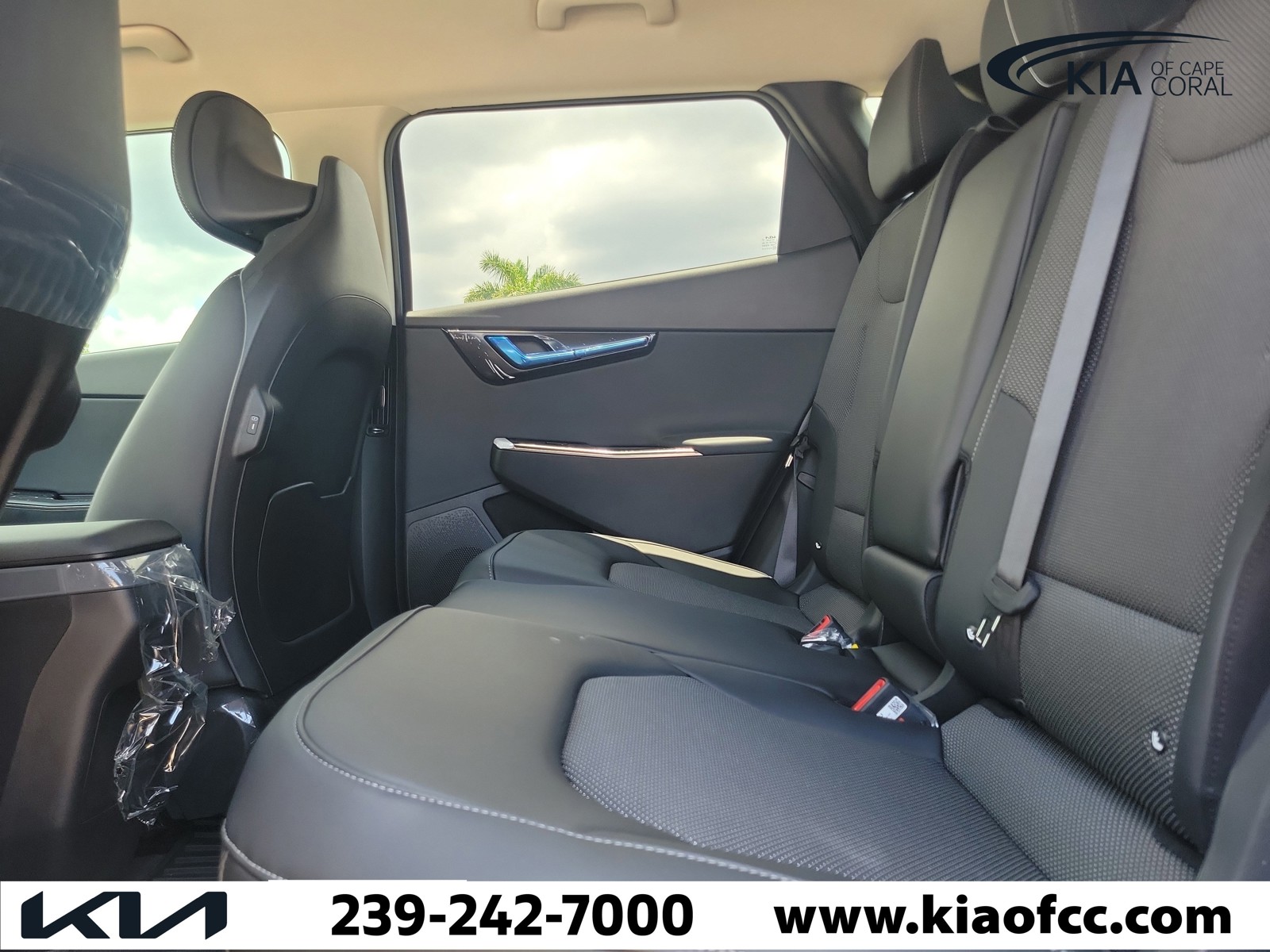 New 2026 Midnight Lake Blue Kia Light Long Range image 15