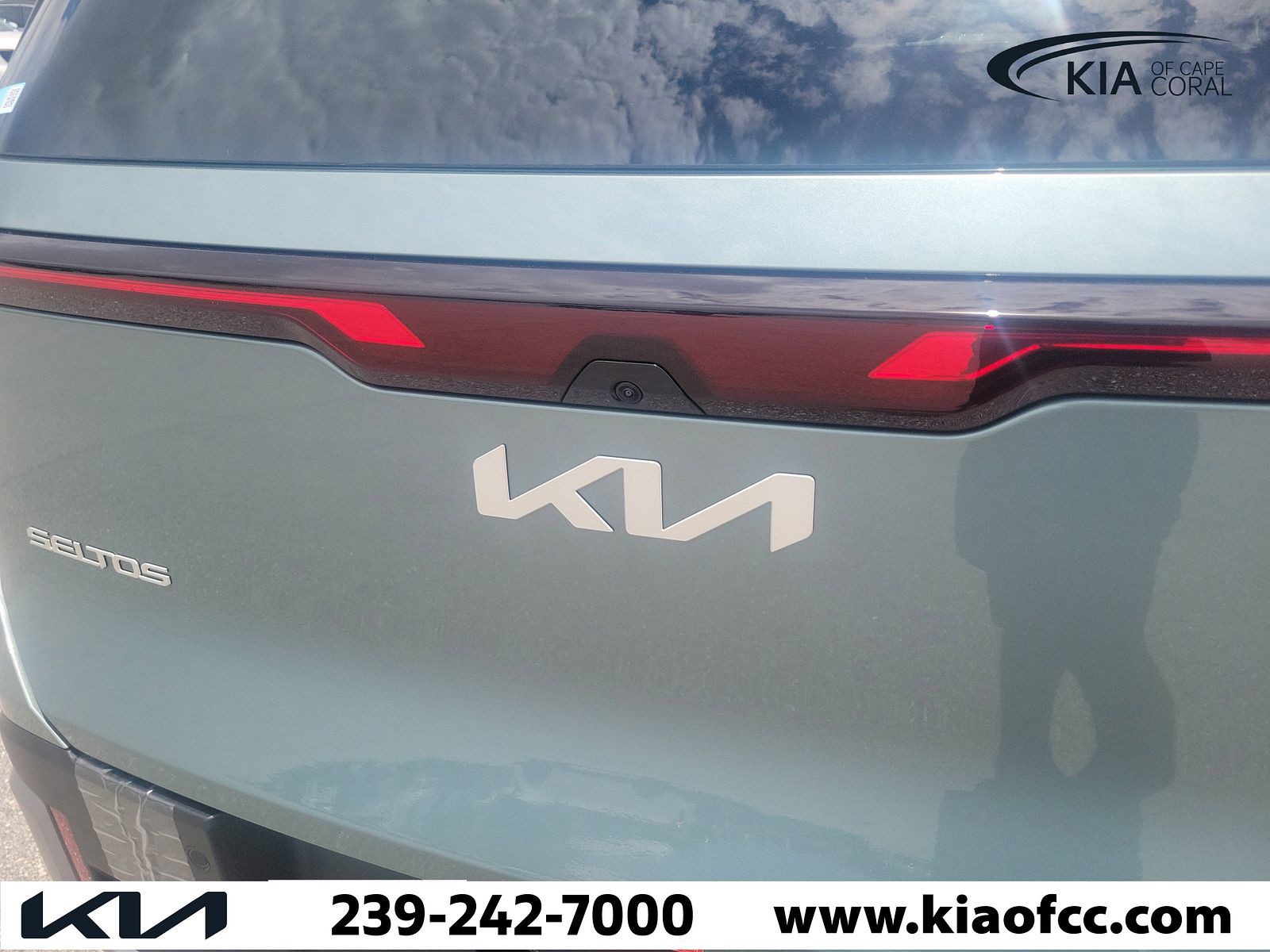 New 2027 Iceberg Green Kia S image 10