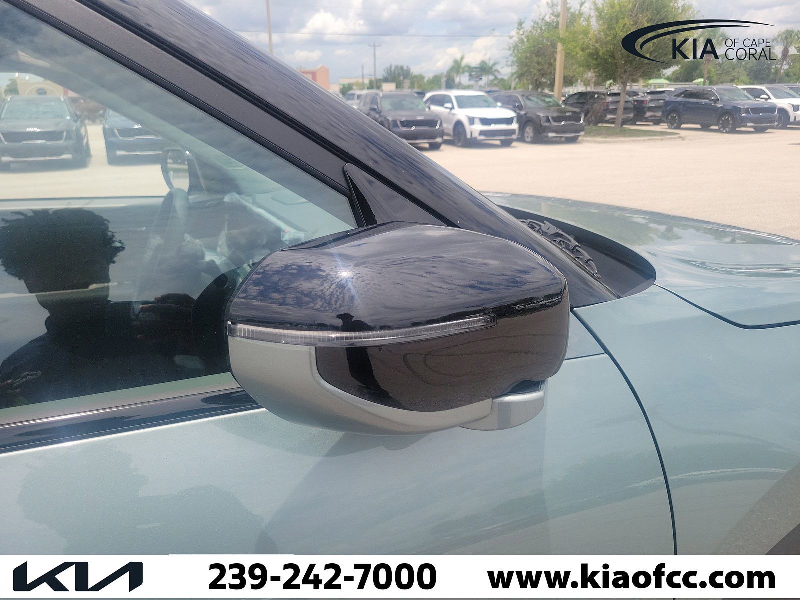 New 2027 Iceberg Green Kia S image 8
