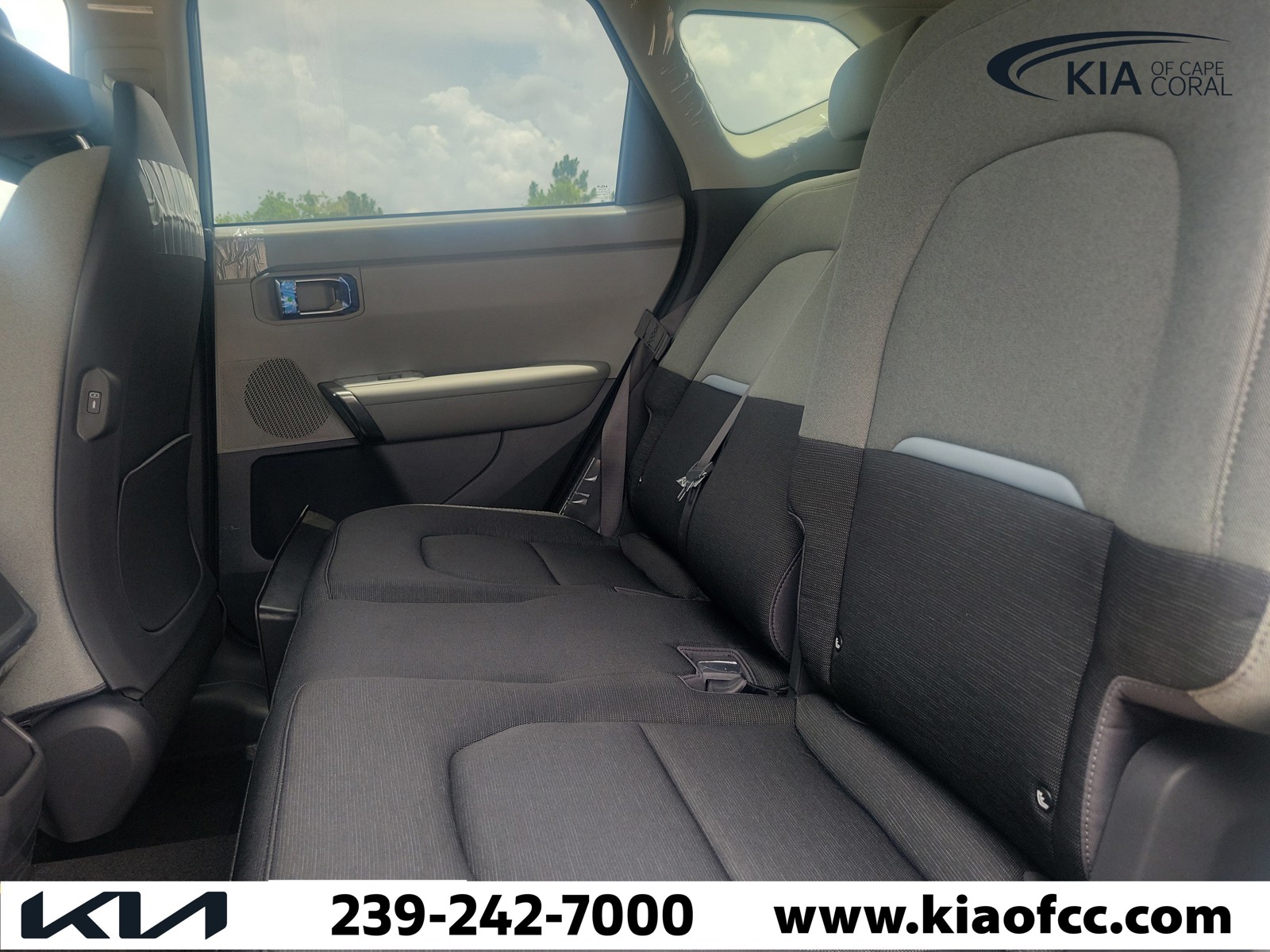 New 2027 Iceberg Green Kia S image 15