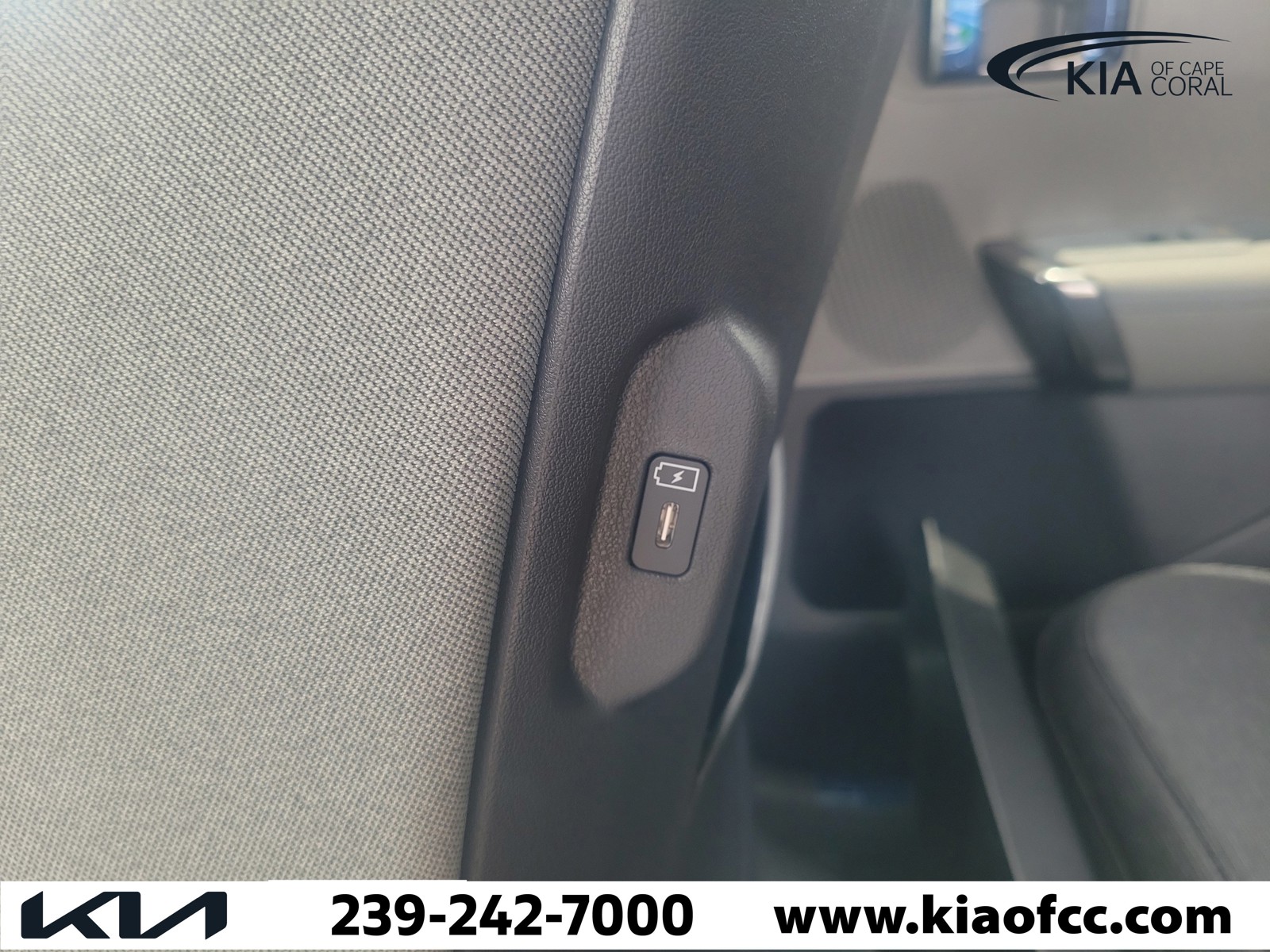 New 2027 Iceberg Green Kia S image 17