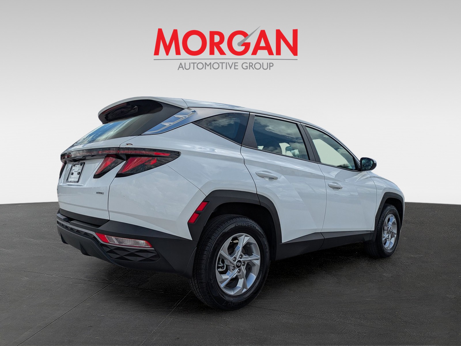 Used 2023 Serenity White Pearl Hyundai SE image 4
