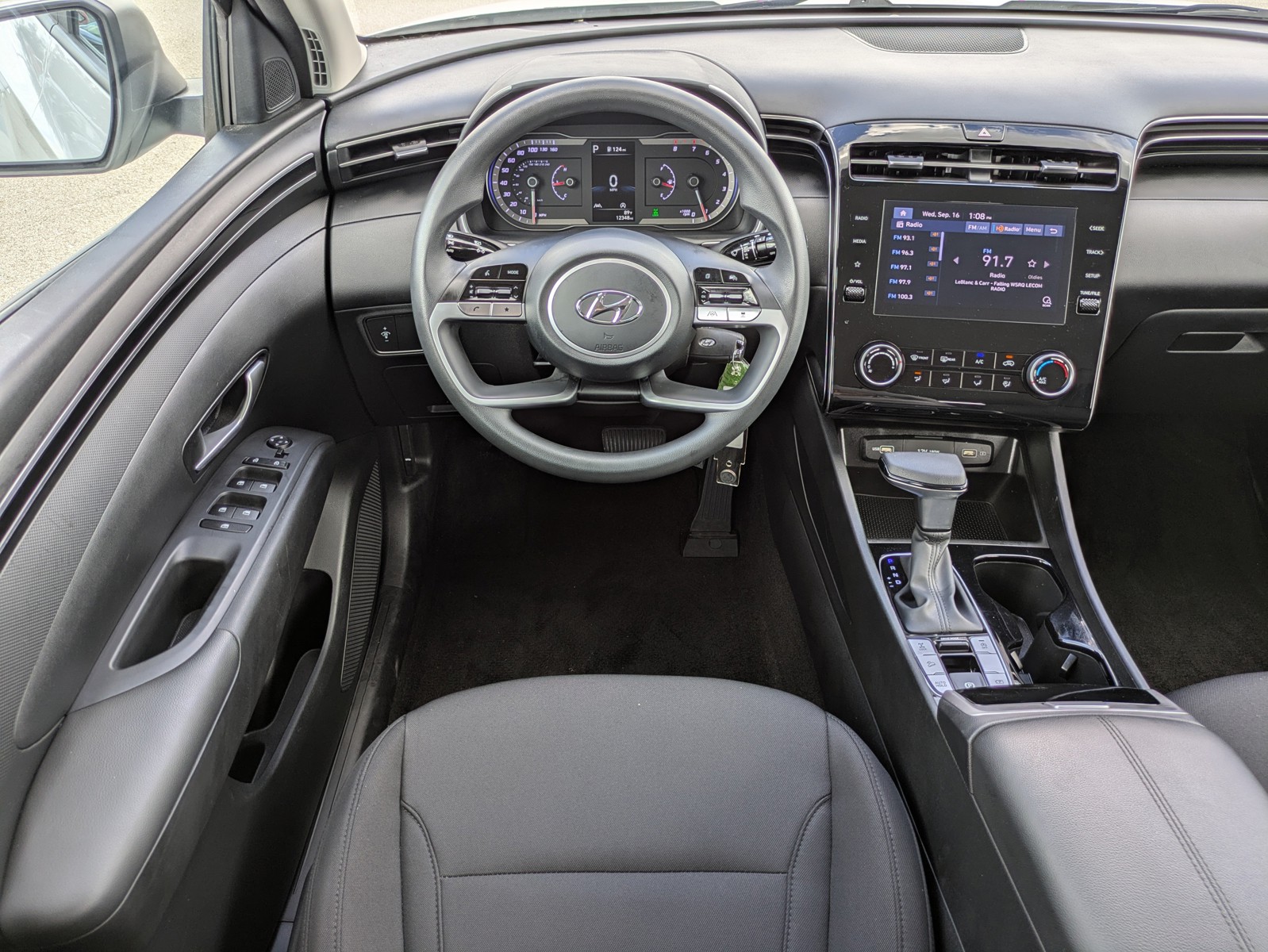 Used 2023 Serenity White Pearl Hyundai SE image 16