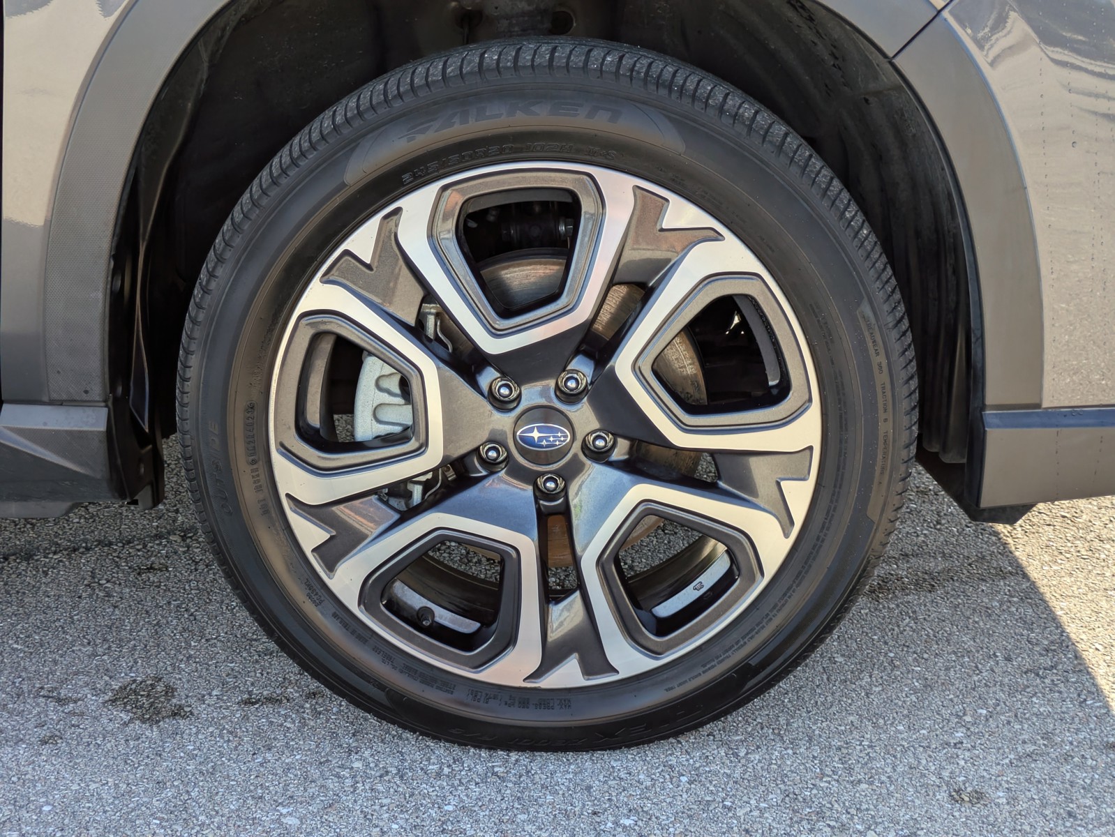 Used 2024 Magnetite Gray Metallic Subaru Limited image 11