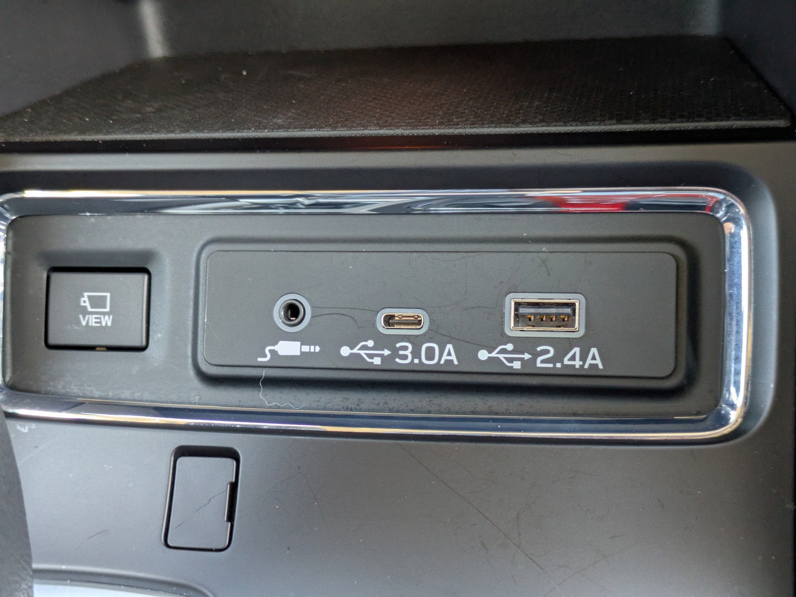 Used 2024 Magnetite Gray Metallic Subaru Limited image 27