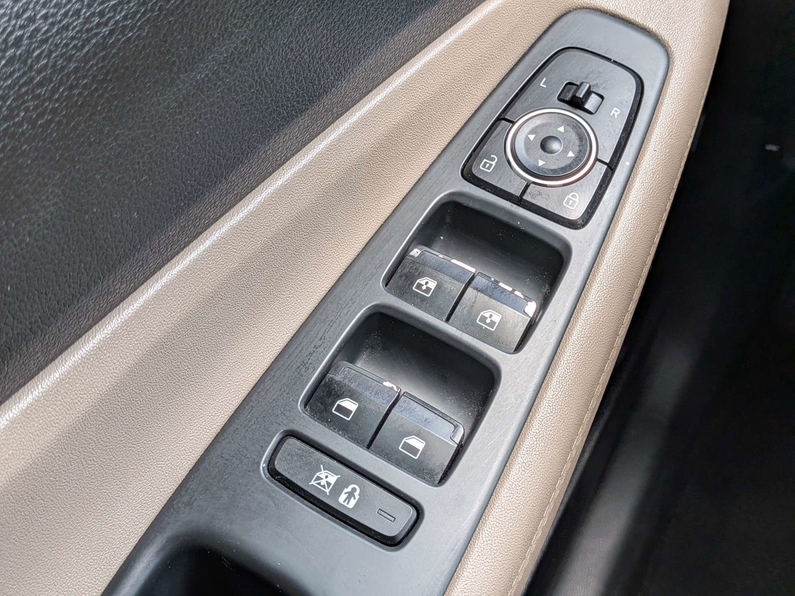 Used 2019 Earthy Bronze Hyundai SEL Plus image 29