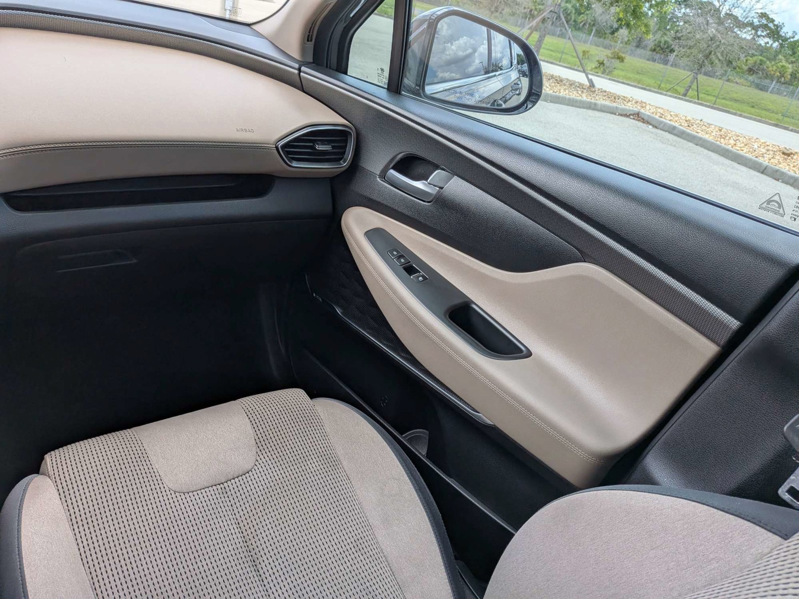 Used 2019 Earthy Bronze Hyundai SEL Plus image 21