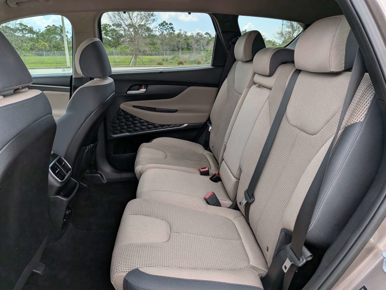 Used 2019 Earthy Bronze Hyundai SEL Plus image 17