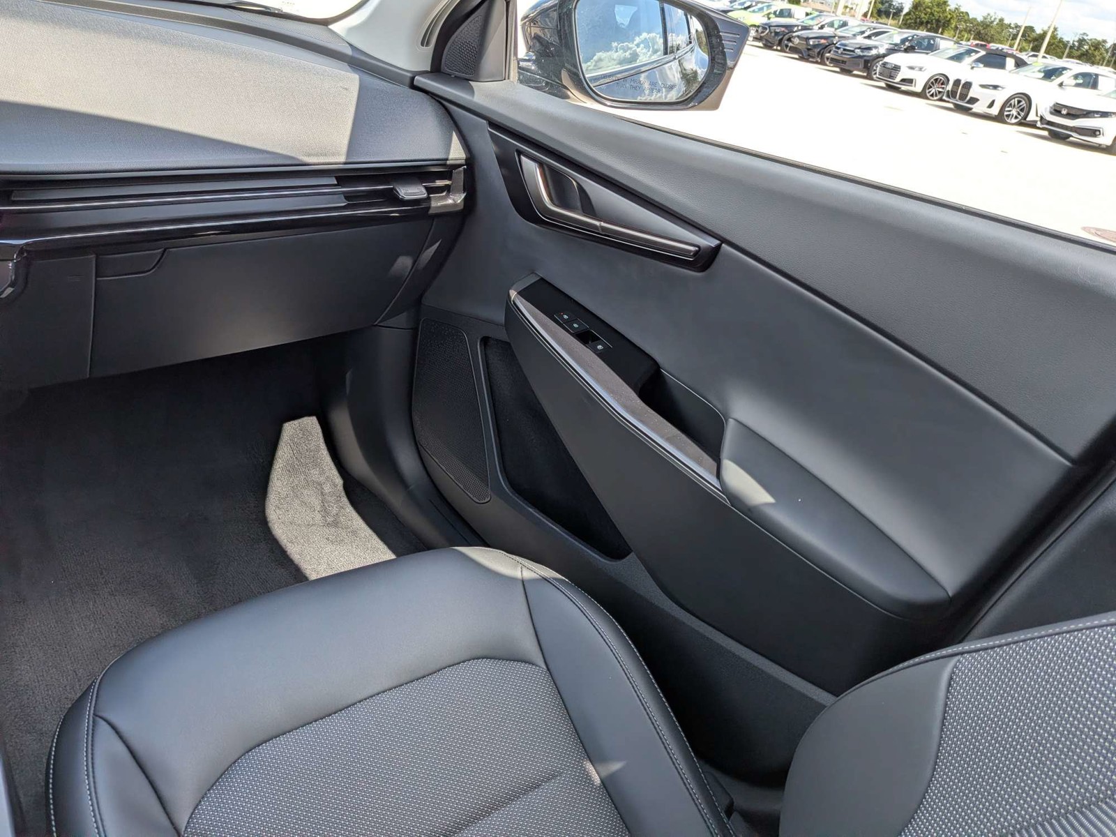 Certified Used 2025 Panthera Metal Kia Light image 21