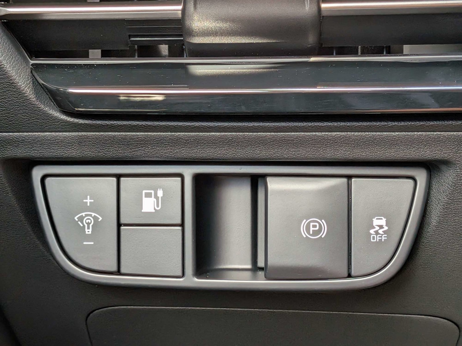 Certified Used 2025 Panthera Metal Kia Light image 32