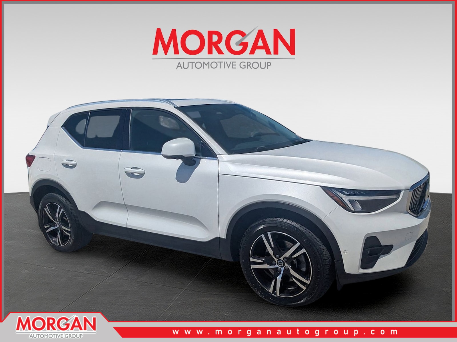 2023 Volvo XC40 Plus Bright Theme