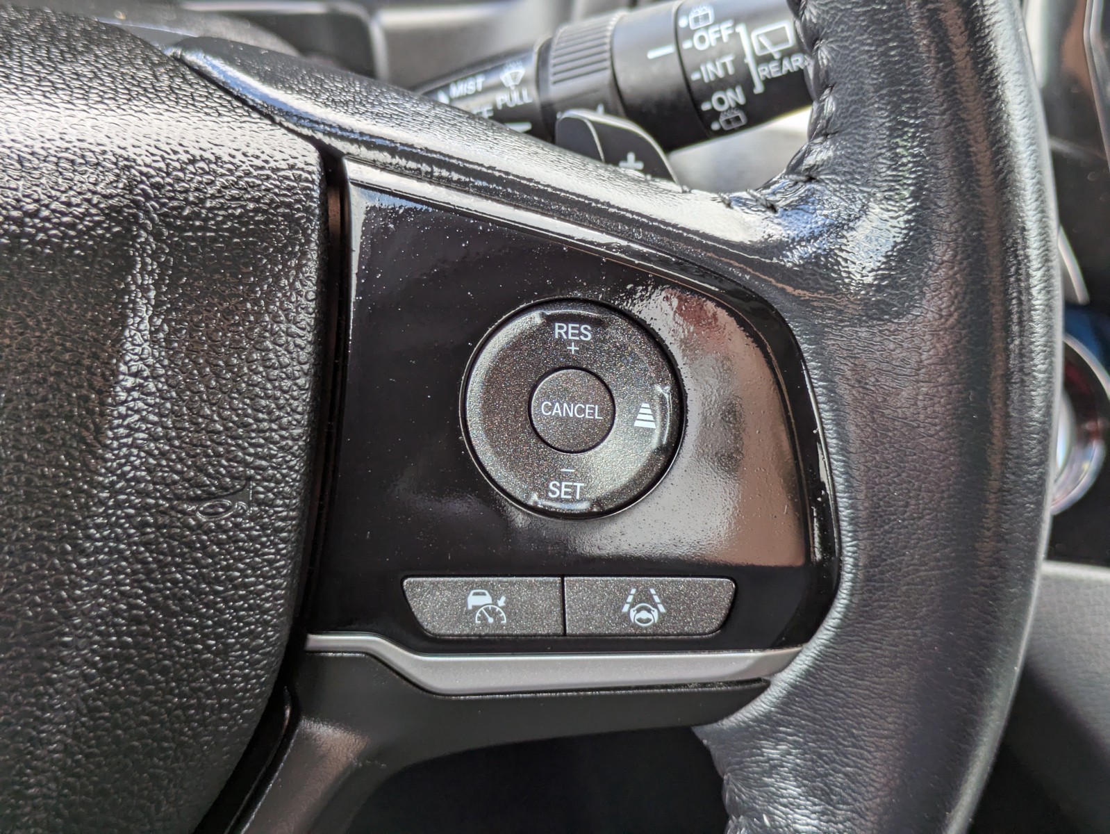 Used 2022 Platinum White Honda Touring image 26
