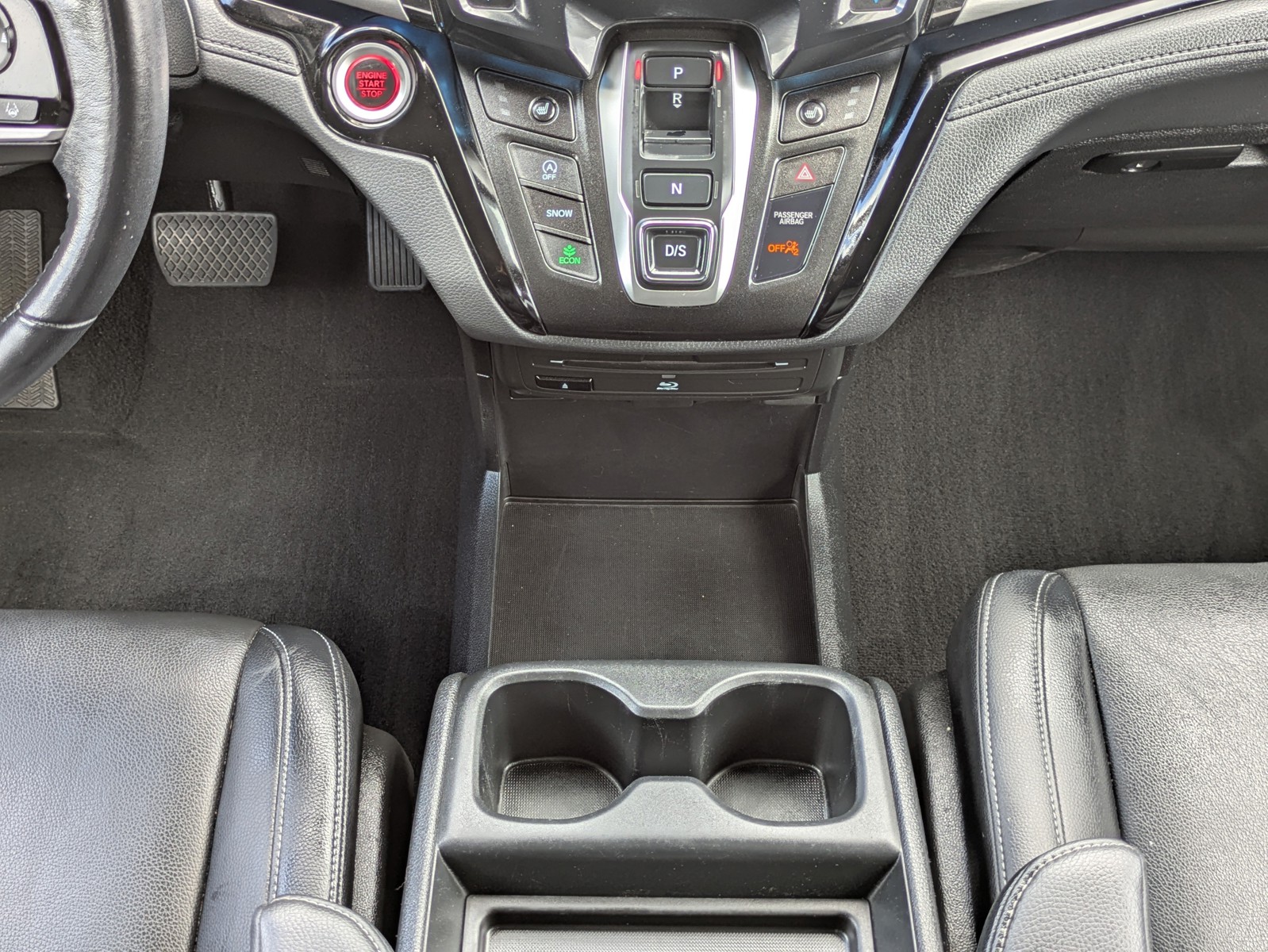 Used 2022 Platinum White Honda Touring image 19