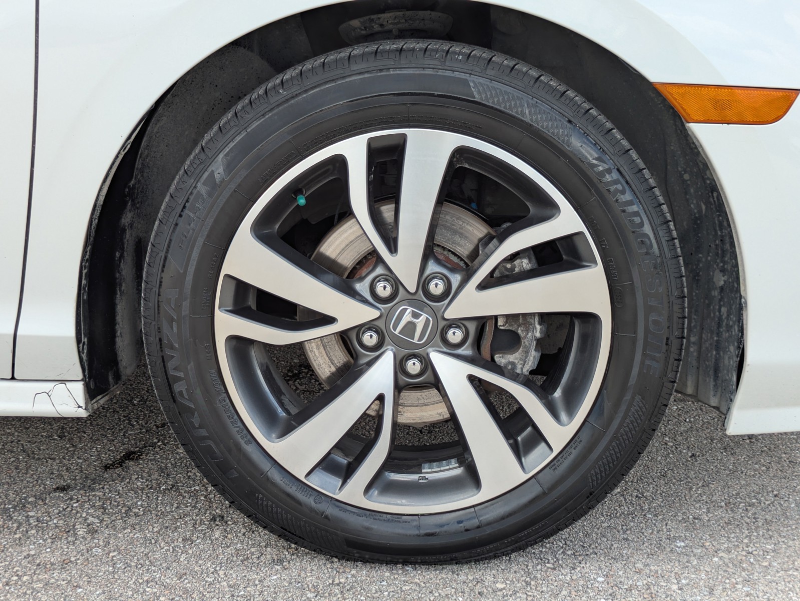 Used 2022 Platinum White Honda Touring image 11
