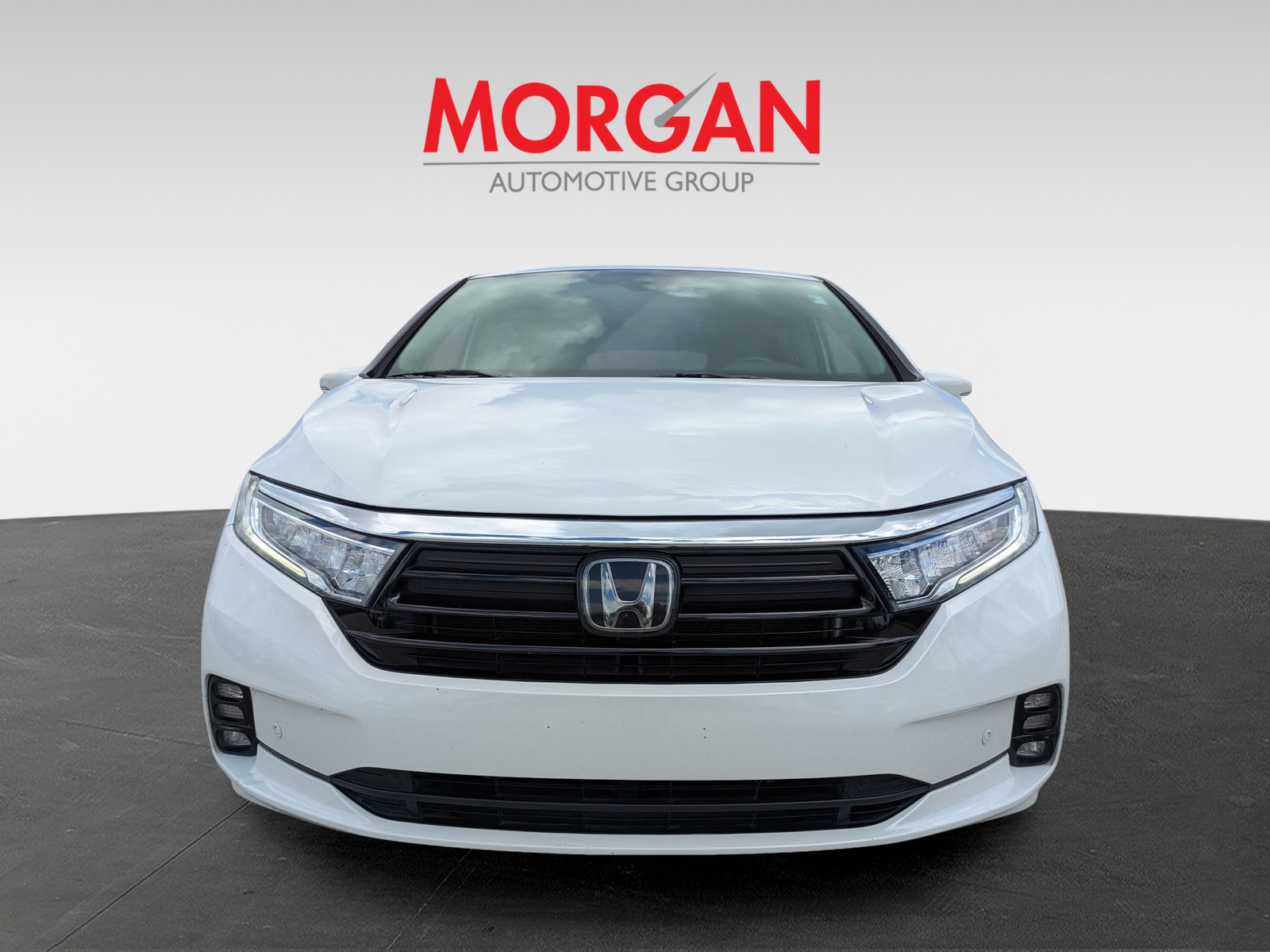 Used 2022 Platinum White Honda Touring image 9