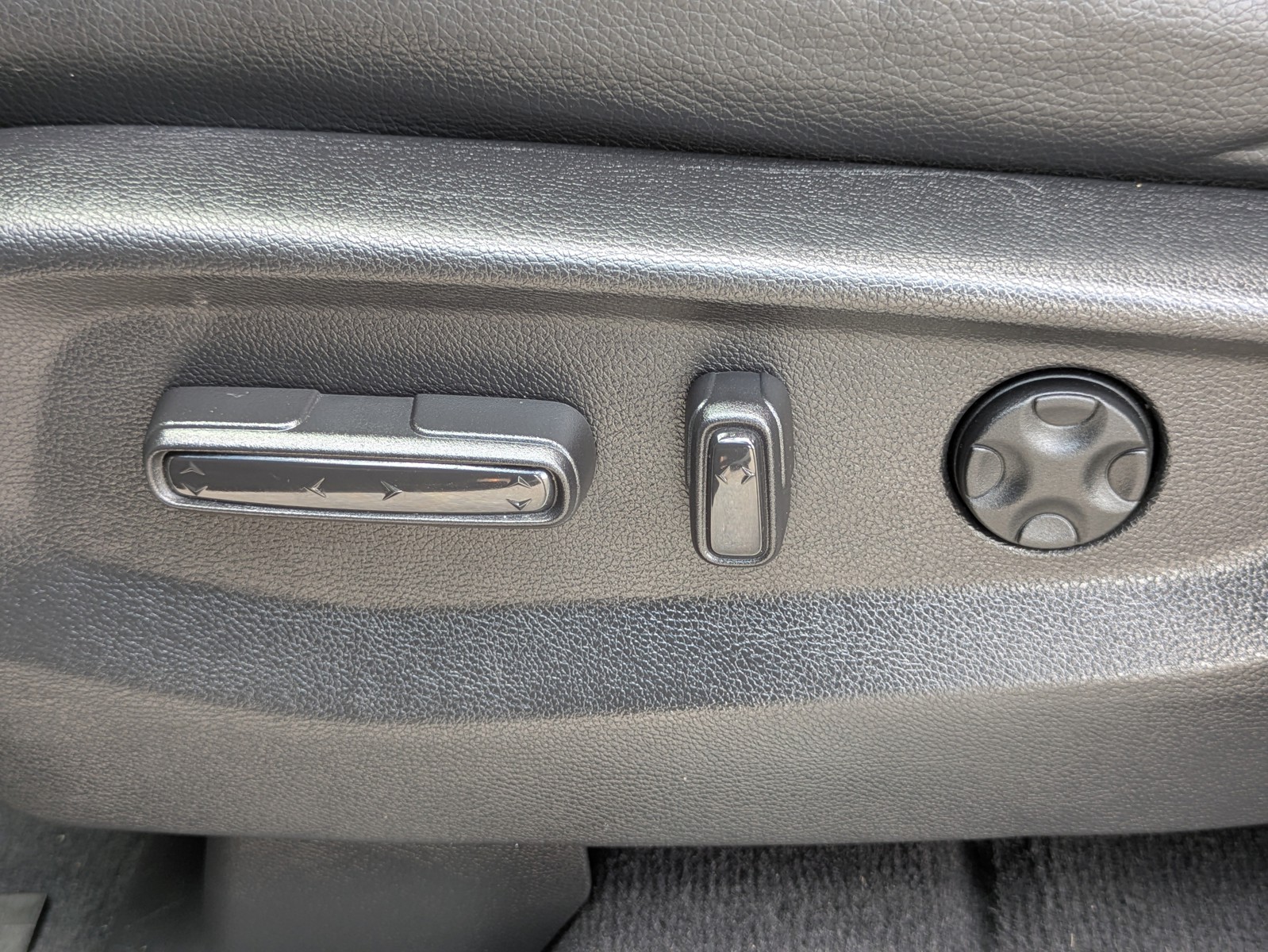 Used 2022 Platinum White Honda Touring image 20