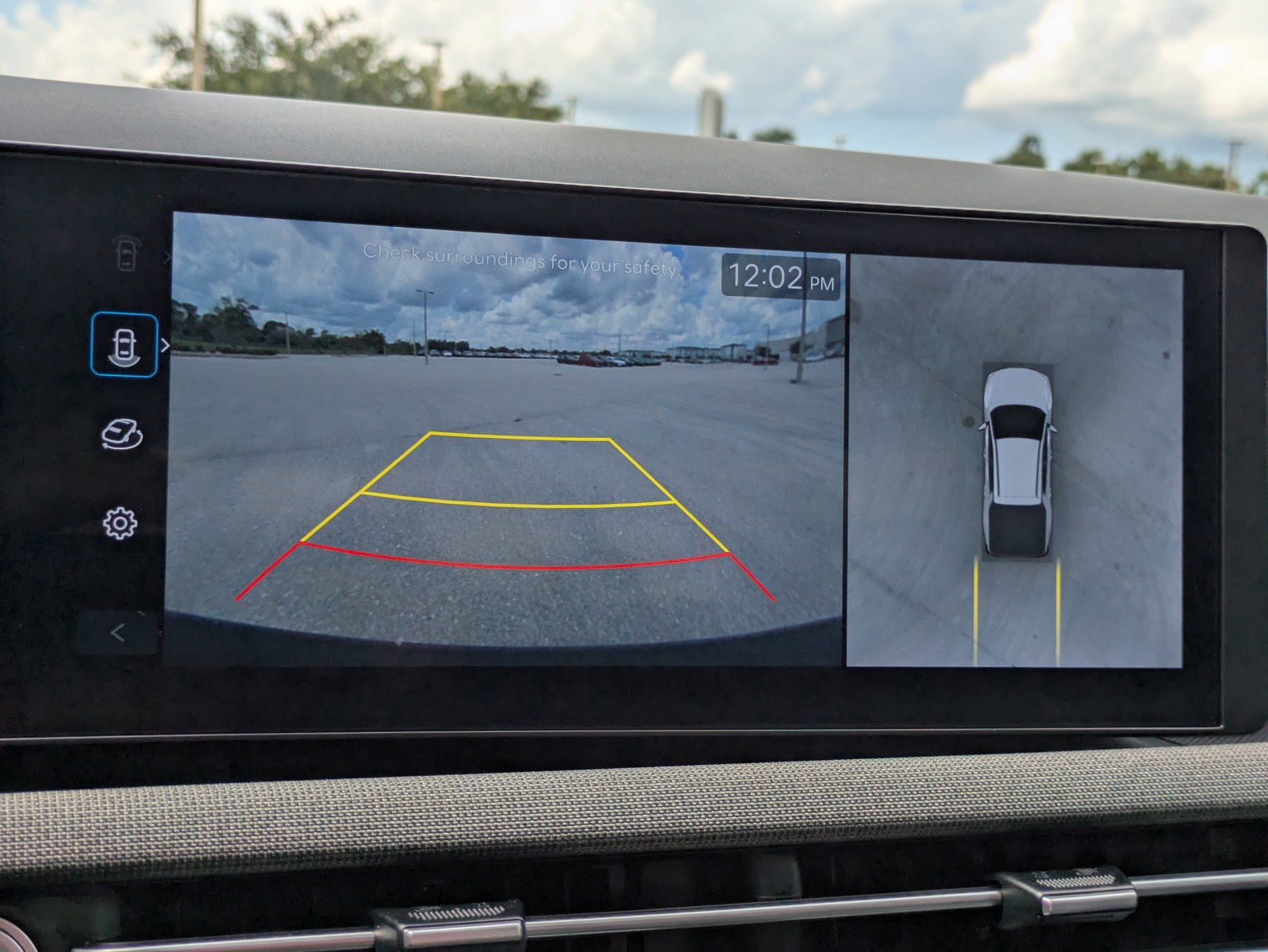 Used 2025 Atlas White Hyundai Limited image 22