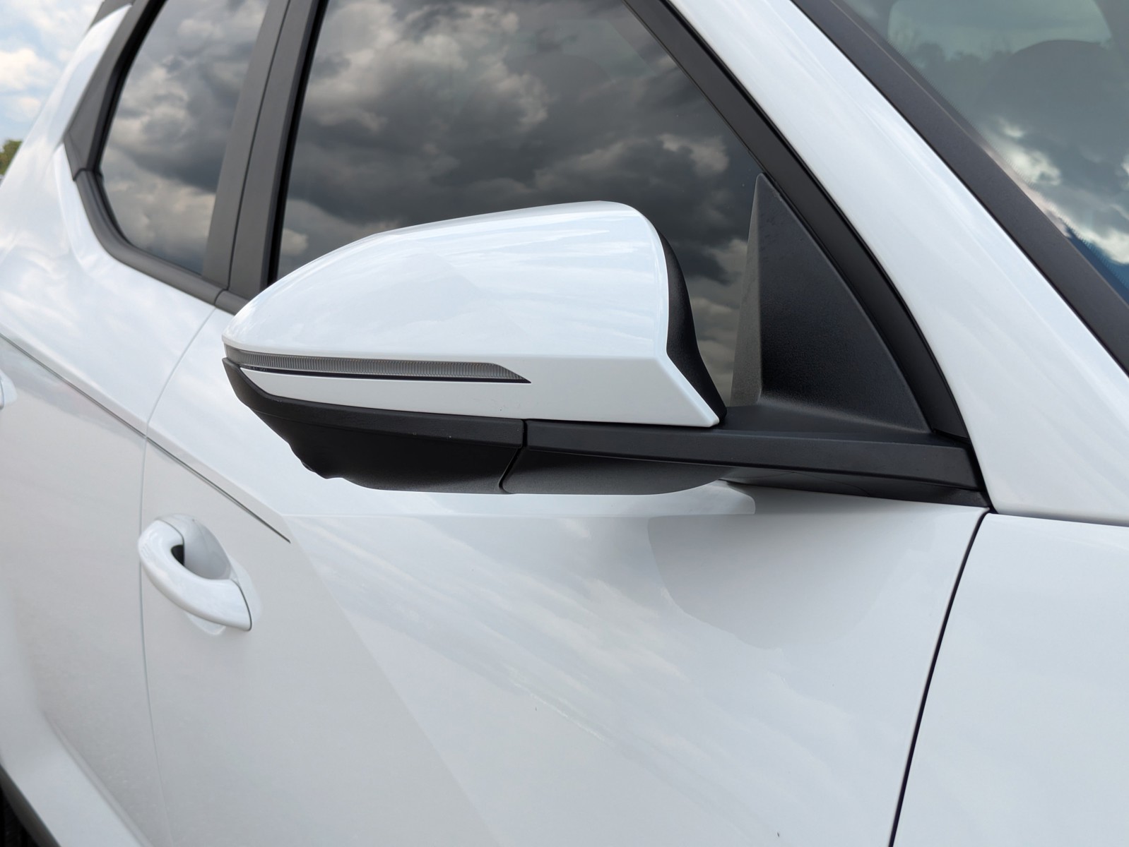 Used 2025 Atlas White Hyundai Limited image 12
