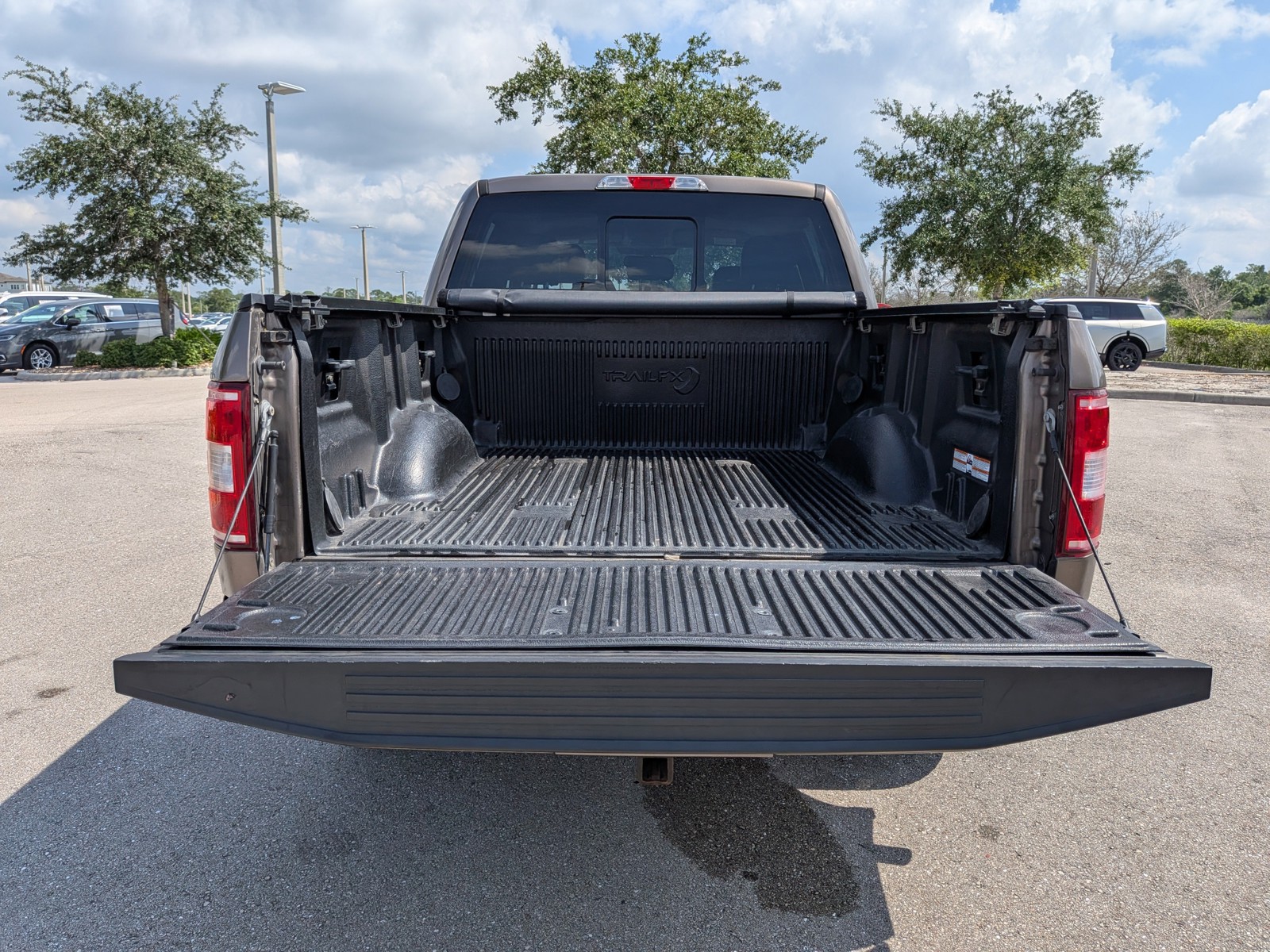 Used 2019 Stone Gray Metallic Ford LARIAT image 13