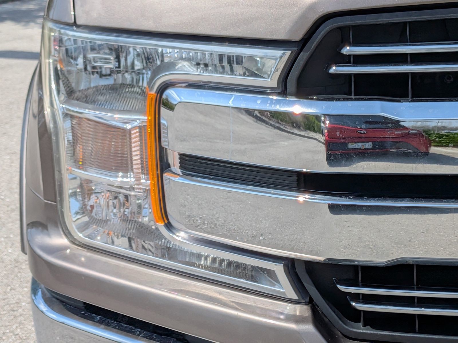 Used 2019 Stone Gray Metallic Ford LARIAT image 10