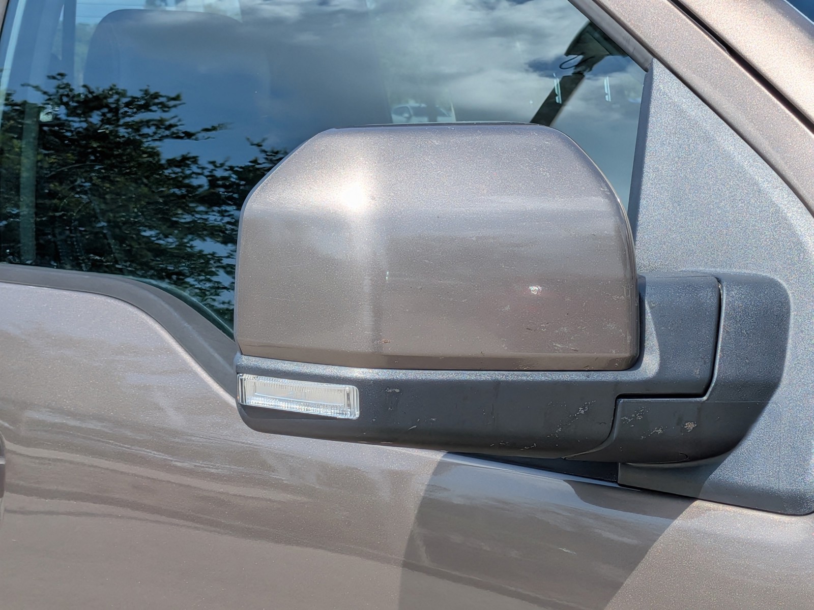 Used 2019 Stone Gray Metallic Ford LARIAT image 12