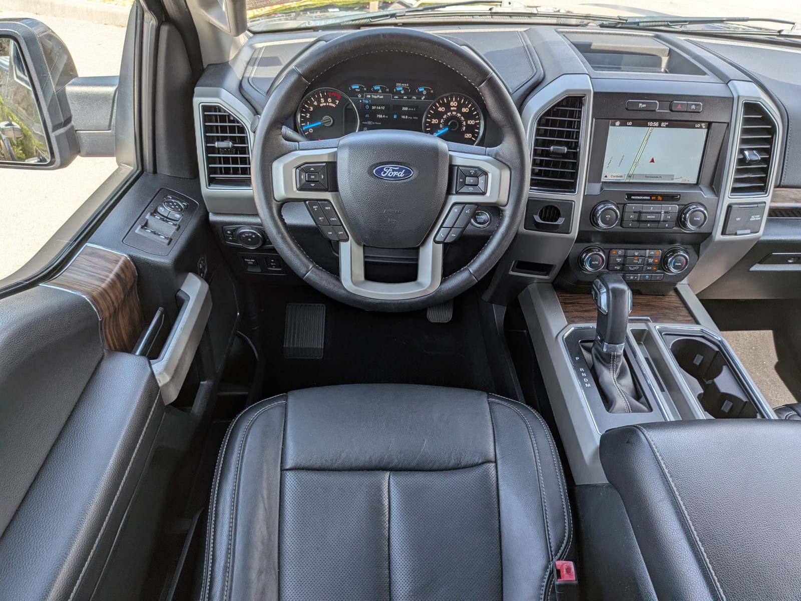 Used 2019 Stone Gray Metallic Ford LARIAT image 18