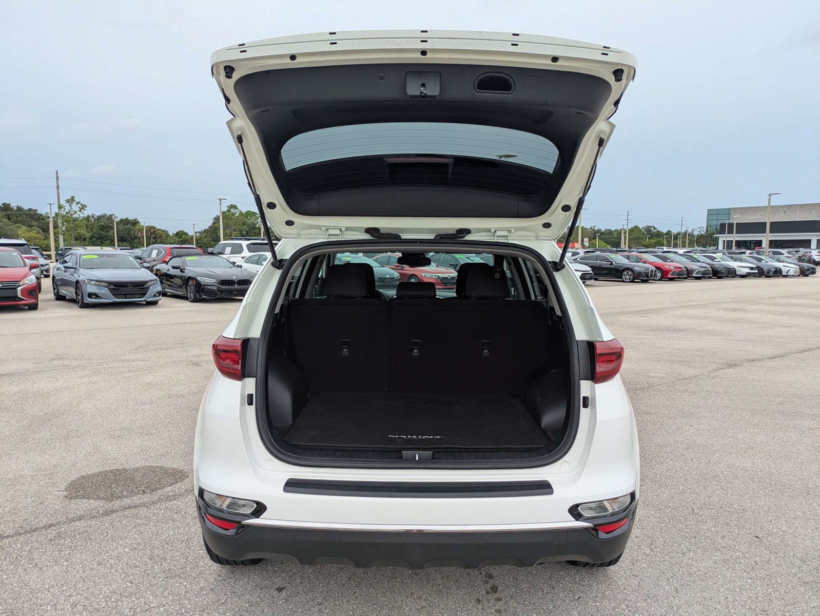 Used 2020 Clear White Kia LX image 28