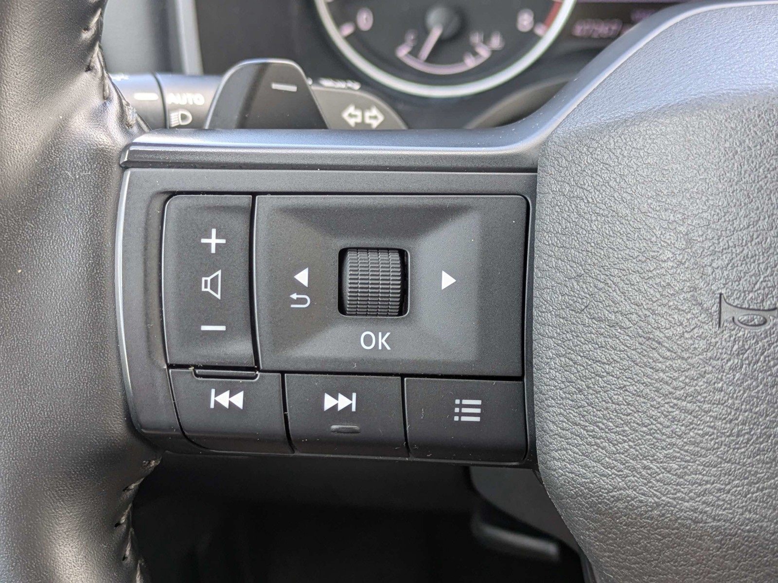 Used 2025 Brilliant Silver Metallic Nissan SV image 25