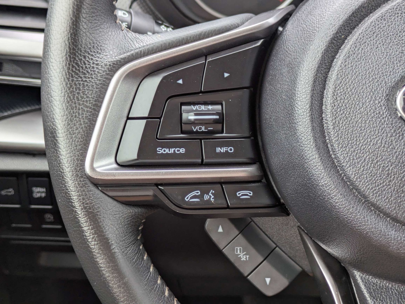 Used 2024 Crystal Black Silica Subaru Premium image 31