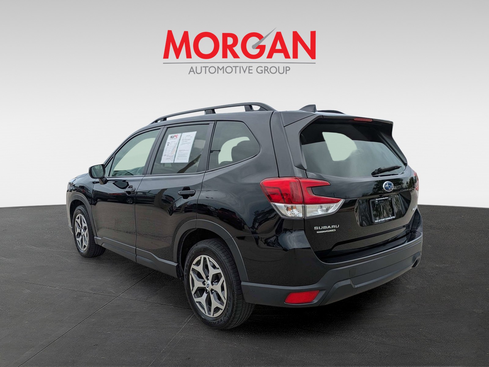 Used 2024 Crystal Black Silica Subaru Premium image 7