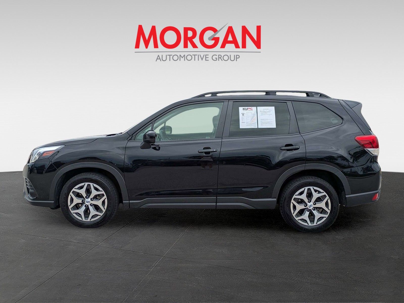 Used 2024 Crystal Black Silica Subaru Premium image 8