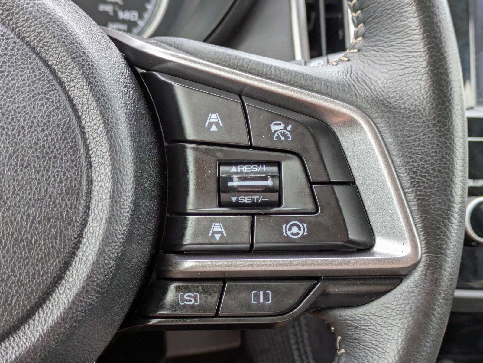 Used 2024 Crystal Black Silica Subaru Premium image 32