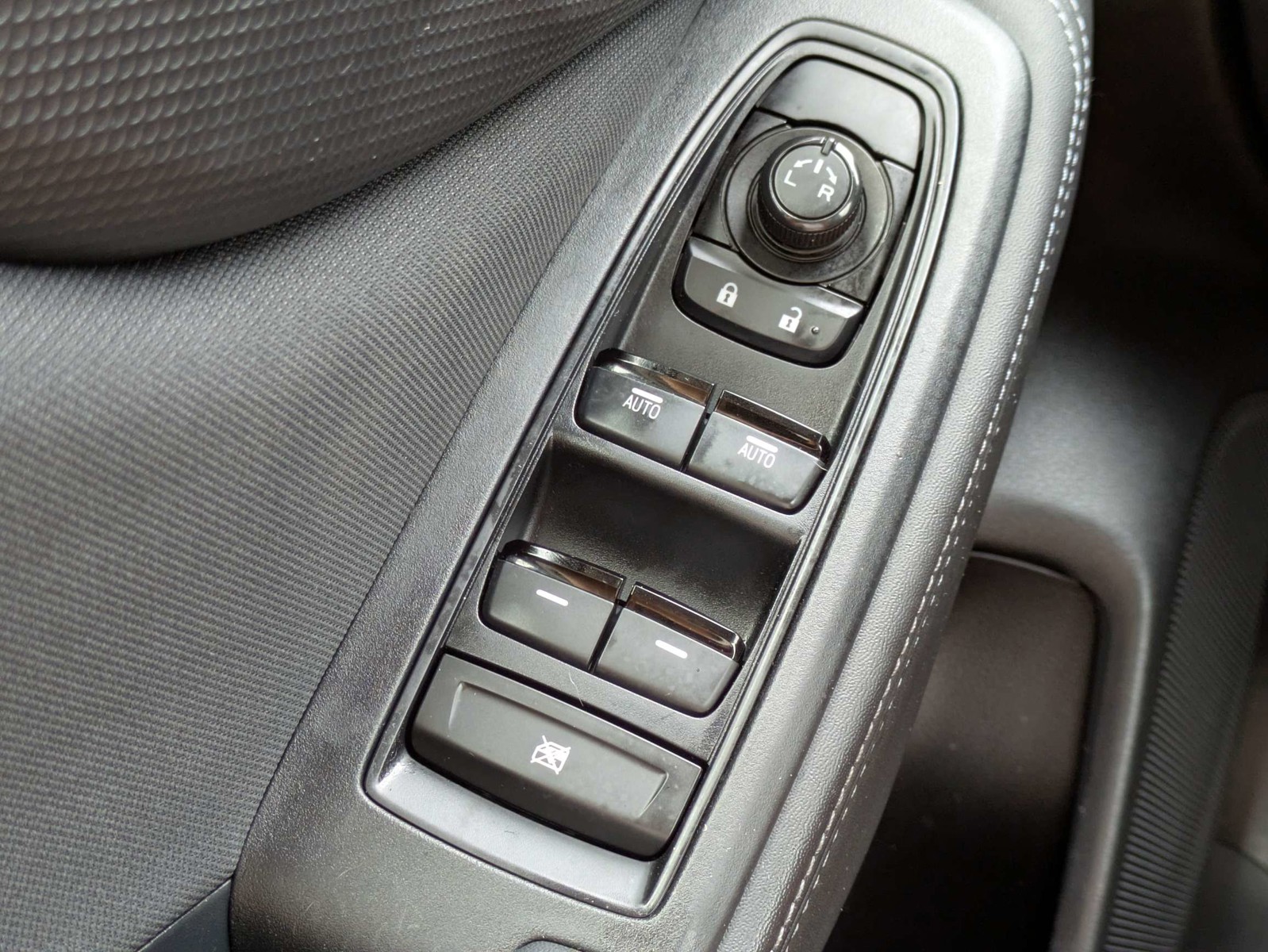 Used 2024 Crystal Black Silica Subaru Premium image 29