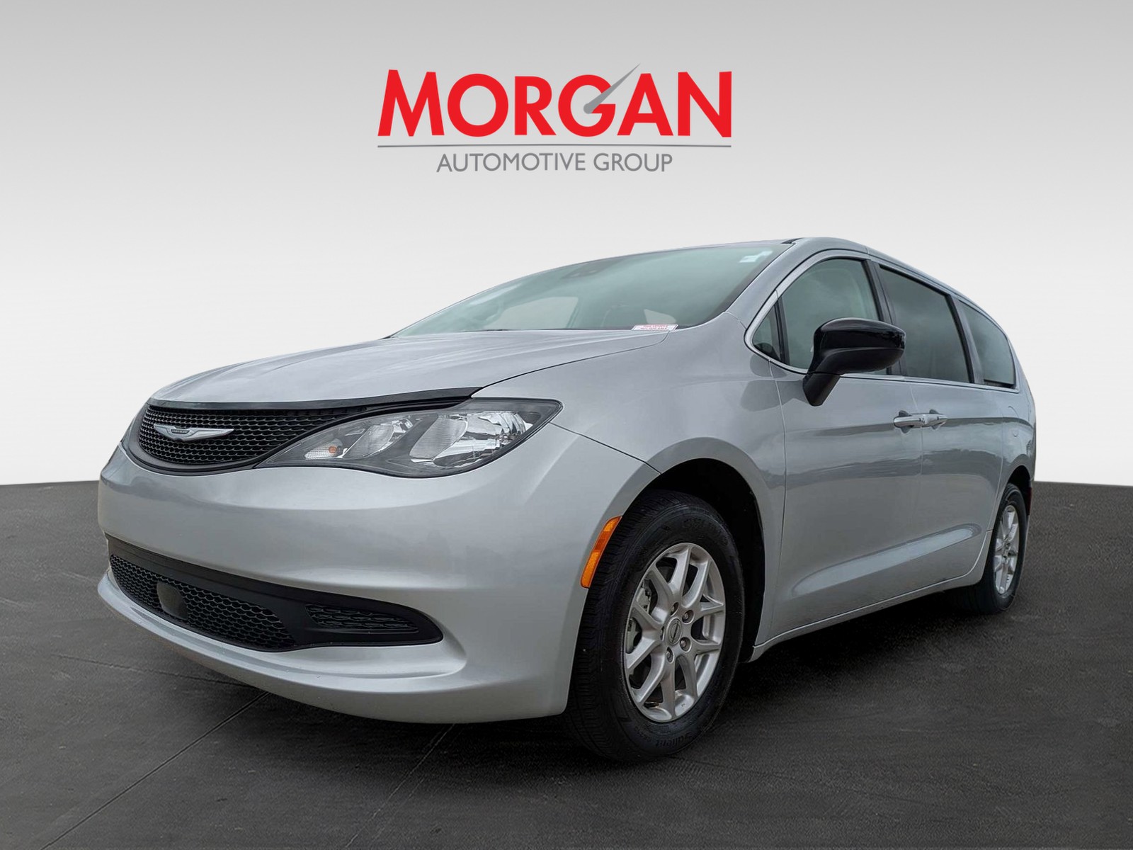 Used 2024 Silver Mist Clearcoat Chrysler LX image 9