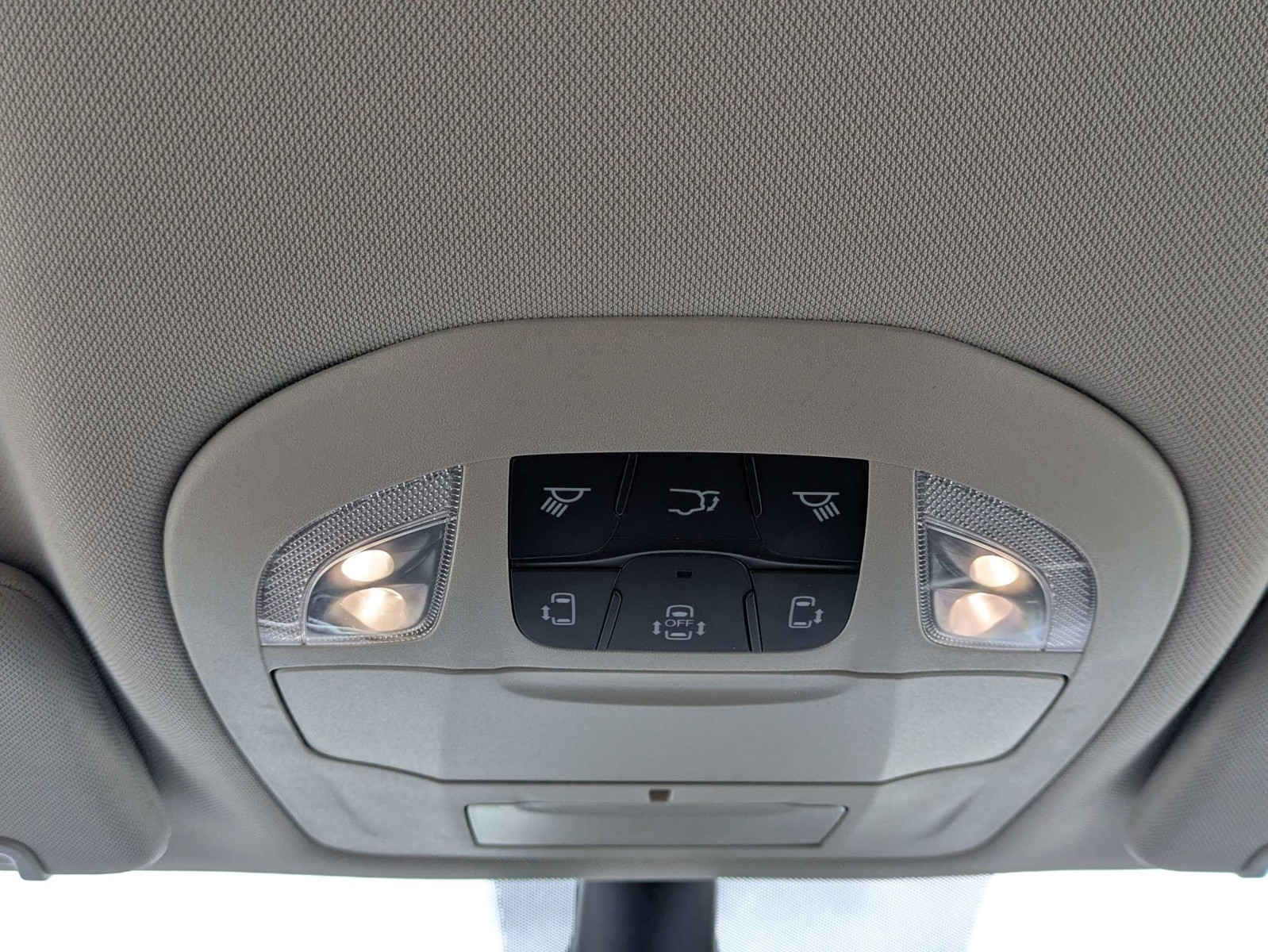 Used 2024 Silver Mist Clearcoat Chrysler LX image 23