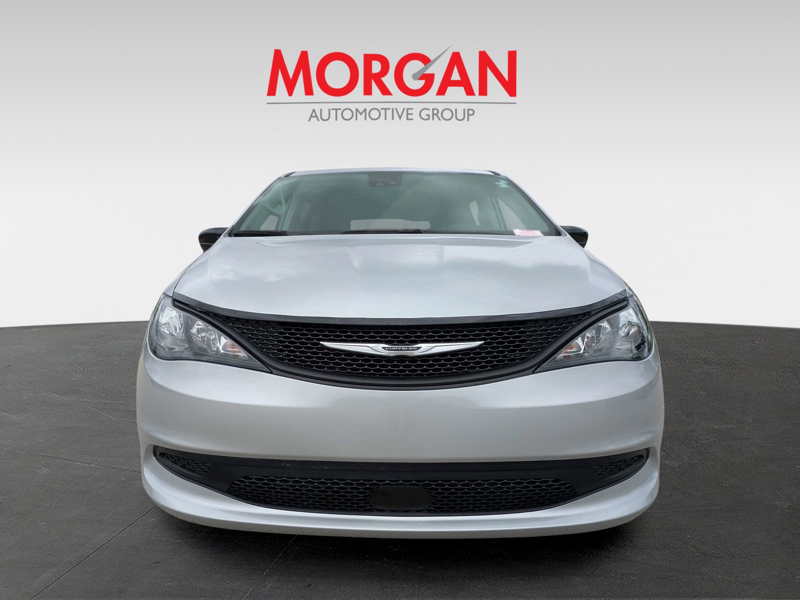 Used 2024 Silver Mist Clearcoat Chrysler LX image 3