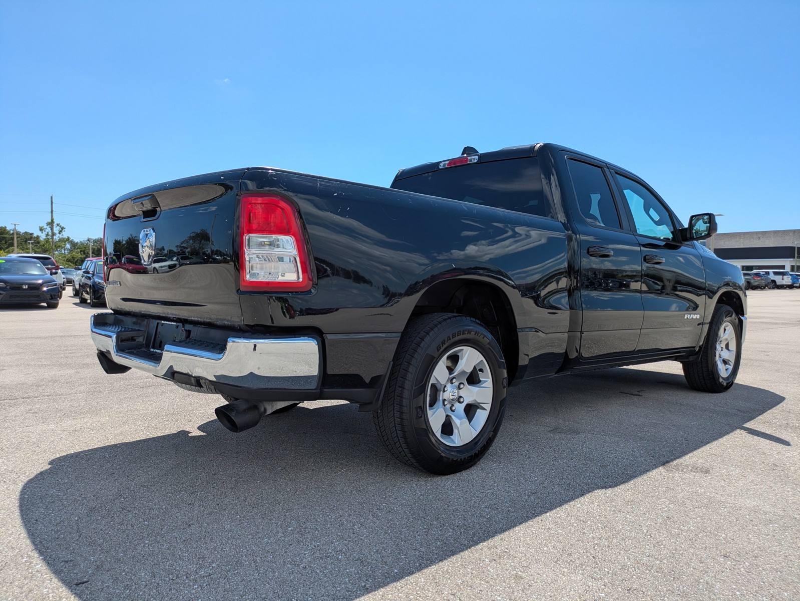 Used 2022 Diamond Black Crystal Pearlcoat Ram Big Horn image 4