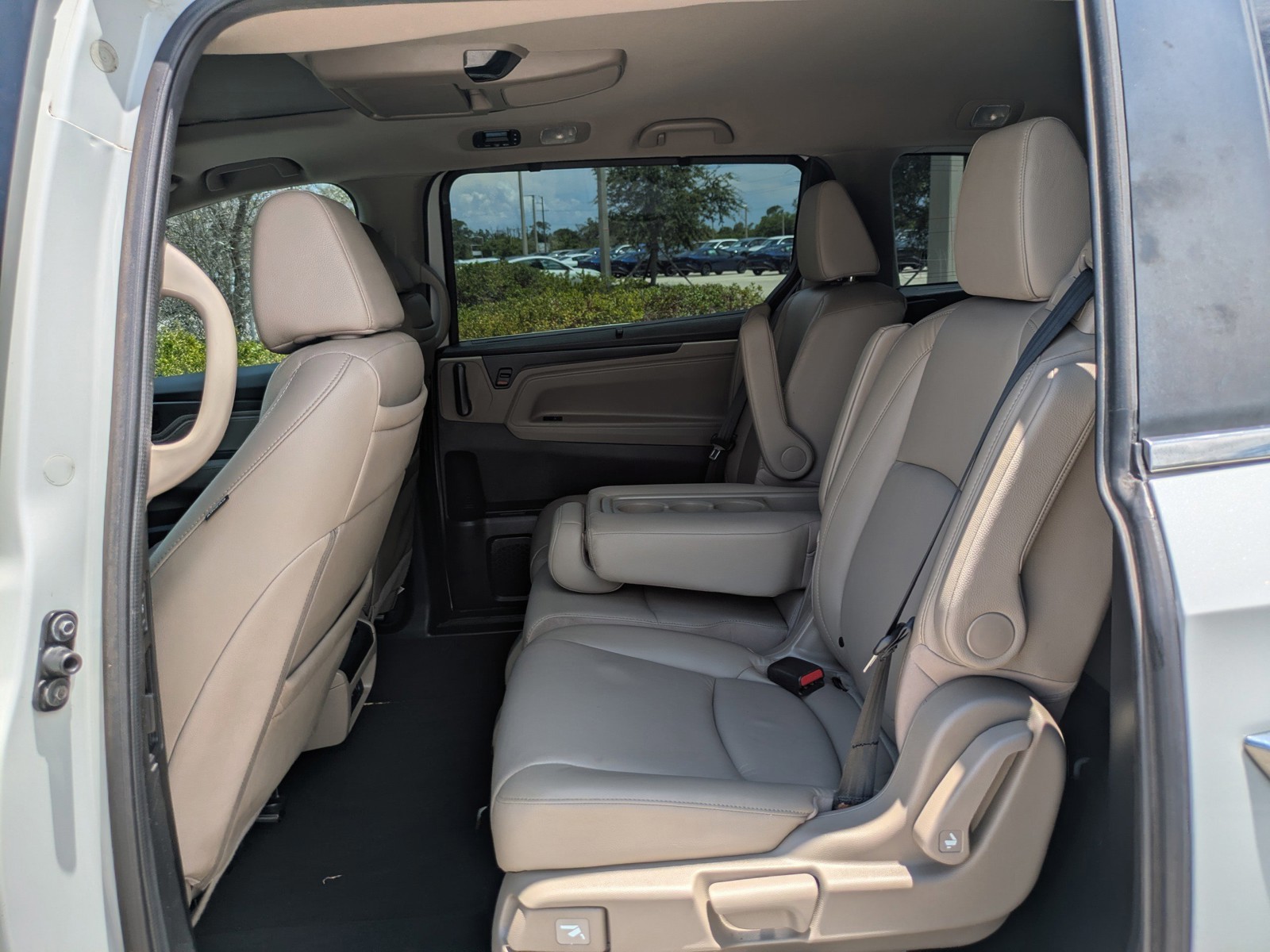 Used 2020 Platinum White Pearl Honda EX-L image 16