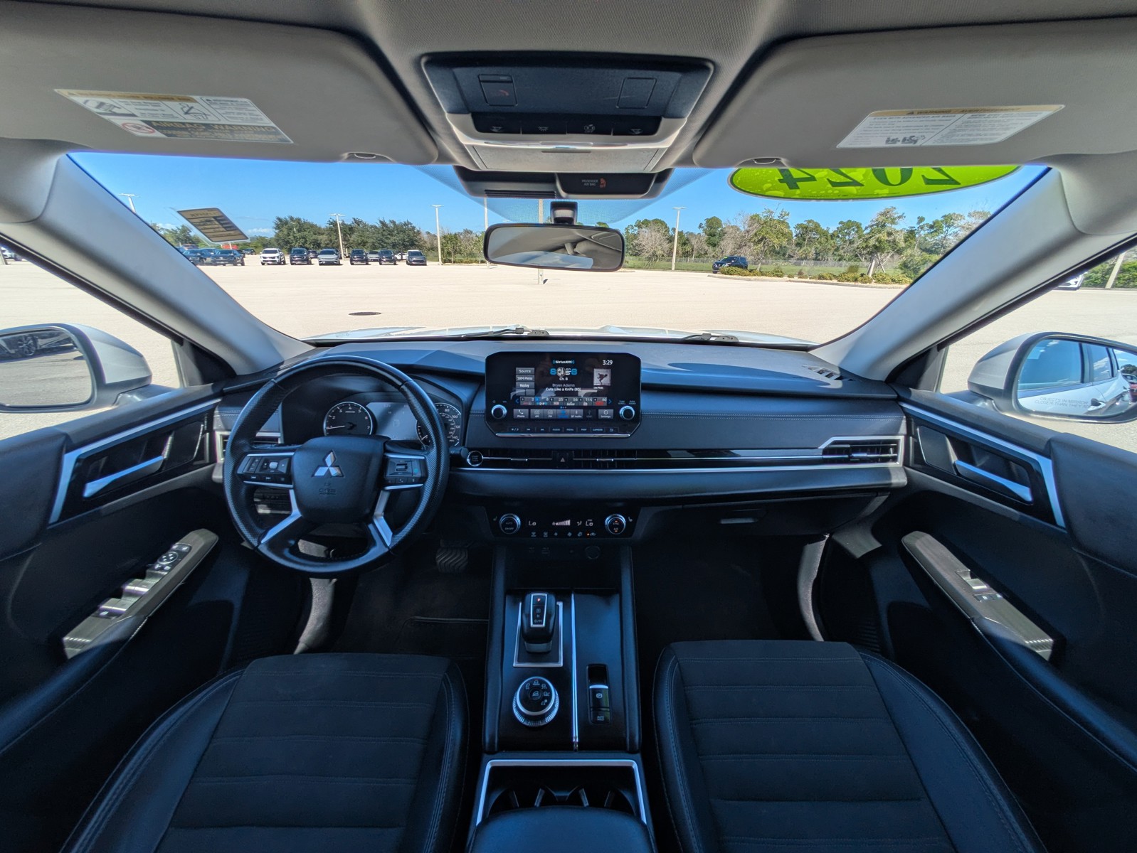 Used 2024 White Diamond Mitsubishi SE image 33
