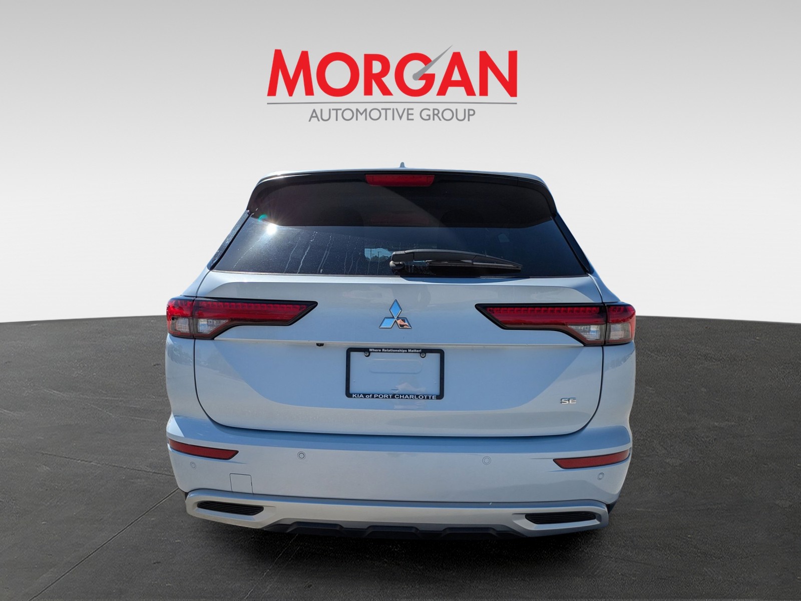 Used 2024 White Diamond Mitsubishi SE image 5