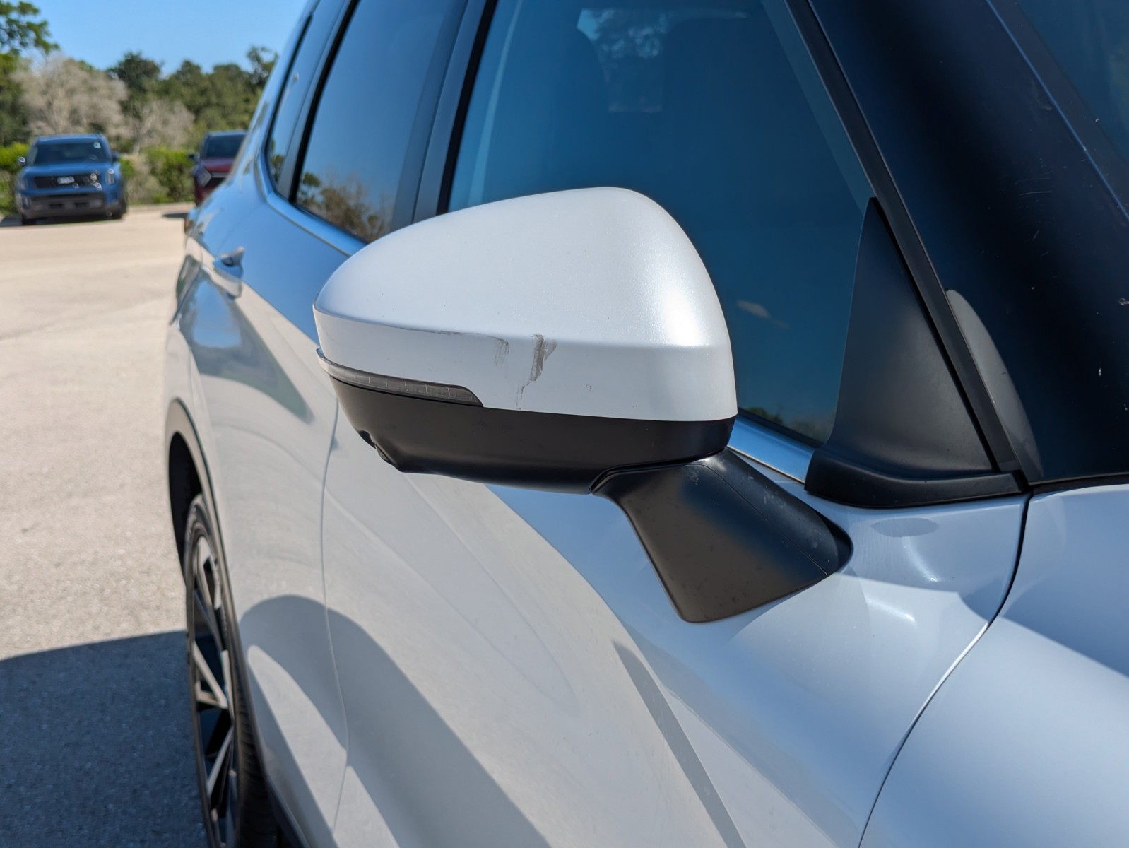 Used 2024 White Diamond Mitsubishi SE image 12
