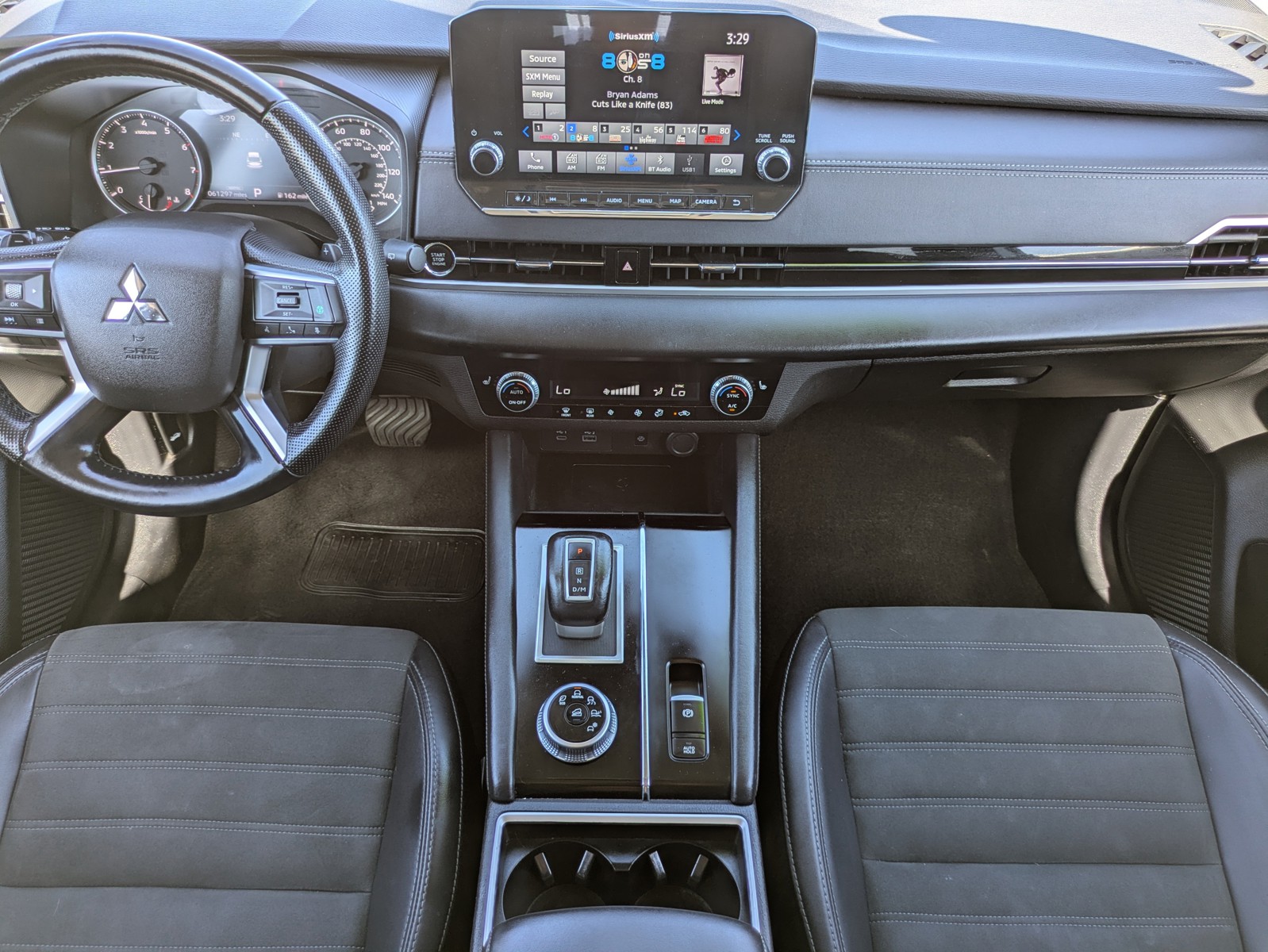 Used 2024 White Diamond Mitsubishi SE image 15