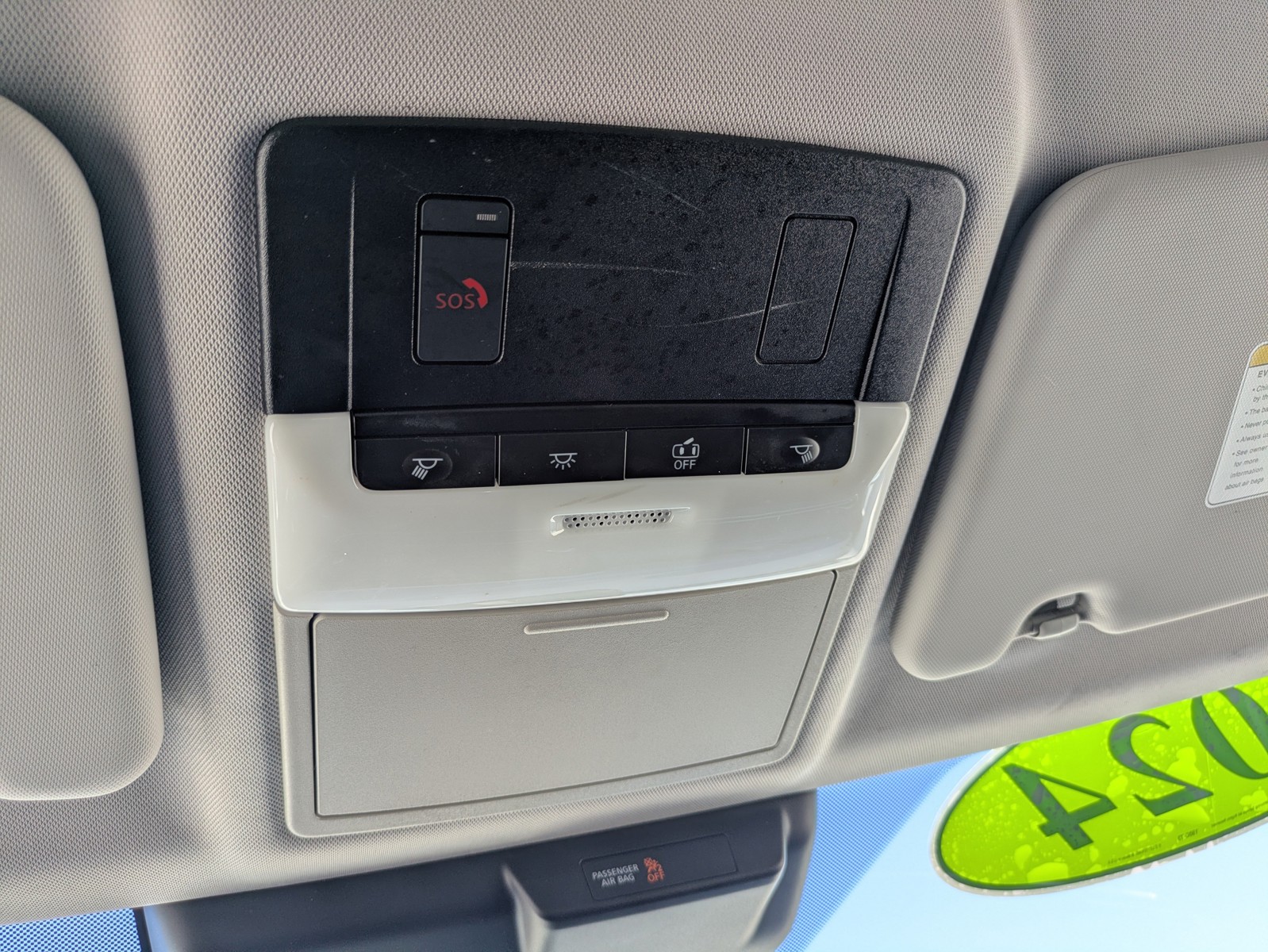 Used 2024 White Diamond Mitsubishi SE image 35